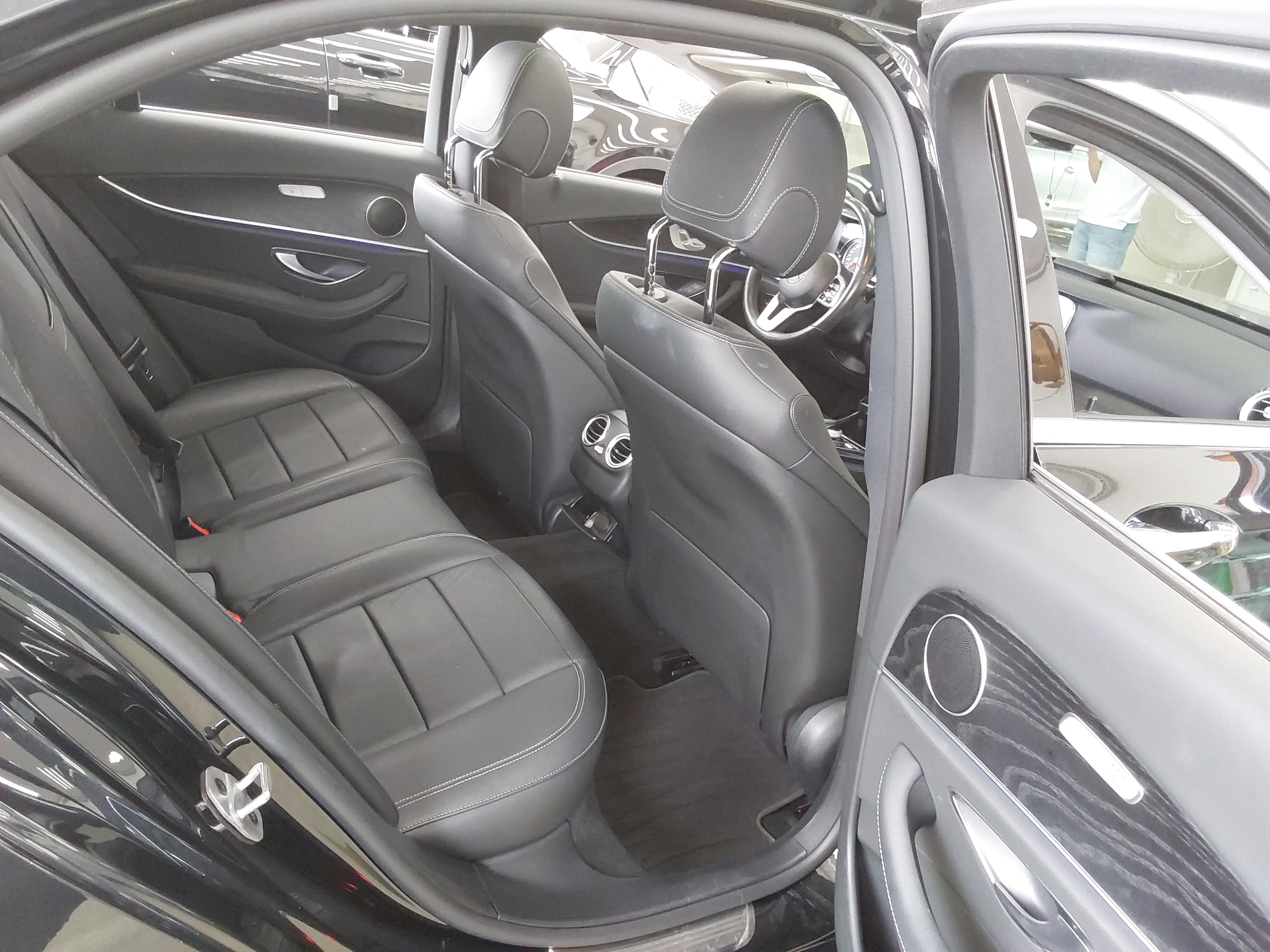 مرسيدس E-CLASS