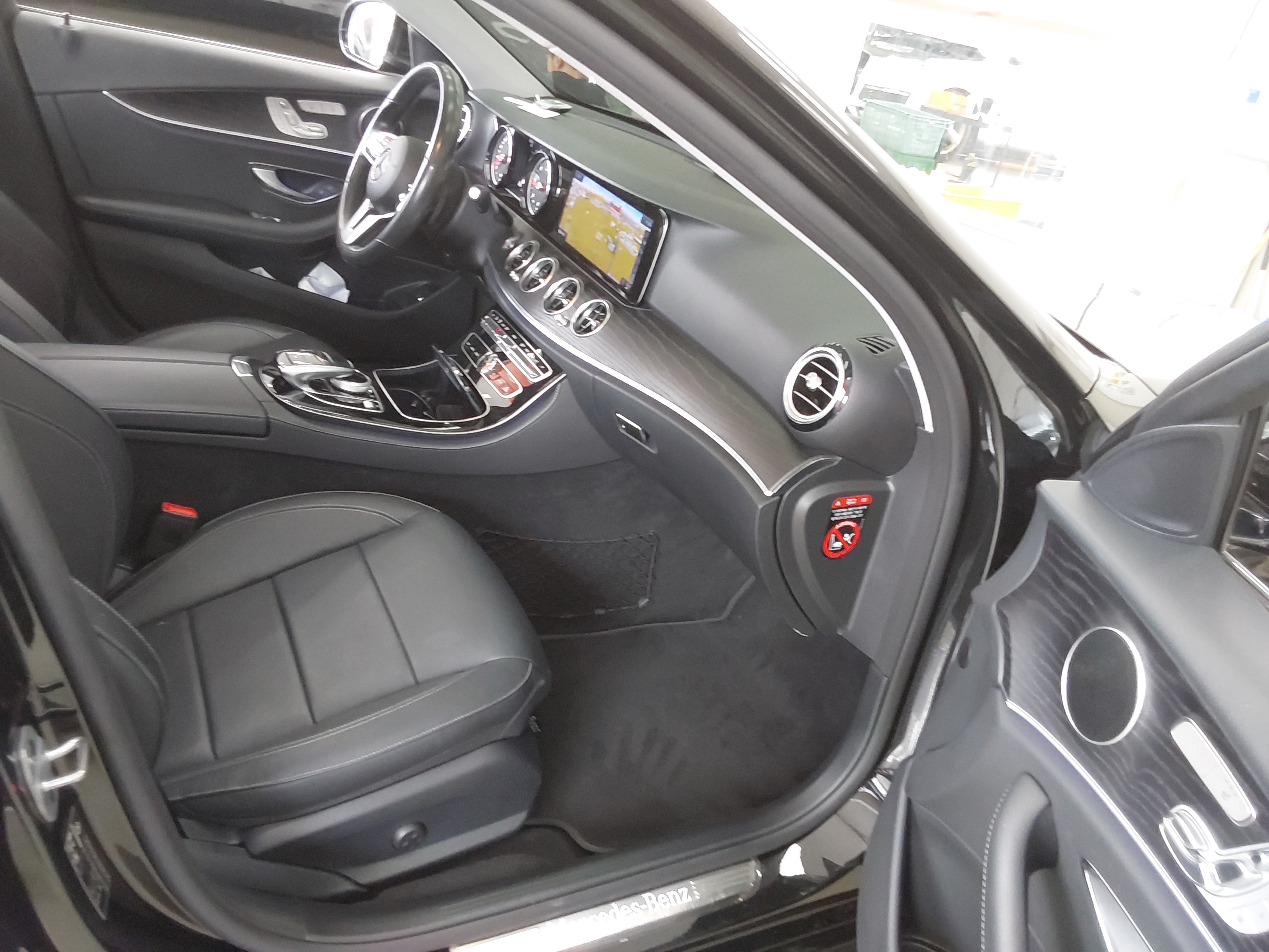 مرسيدس E-CLASS