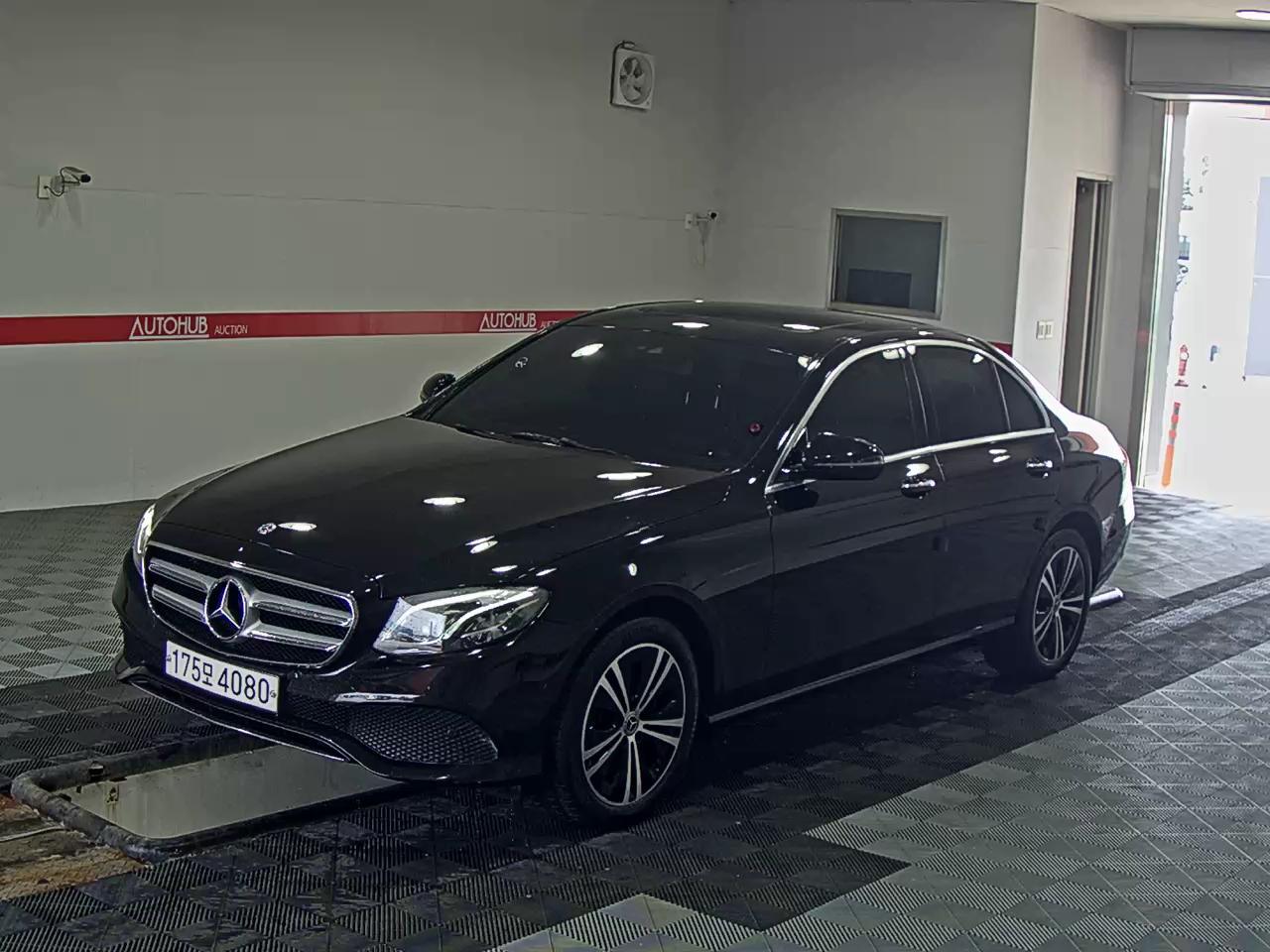 مرسيدس E-CLASS