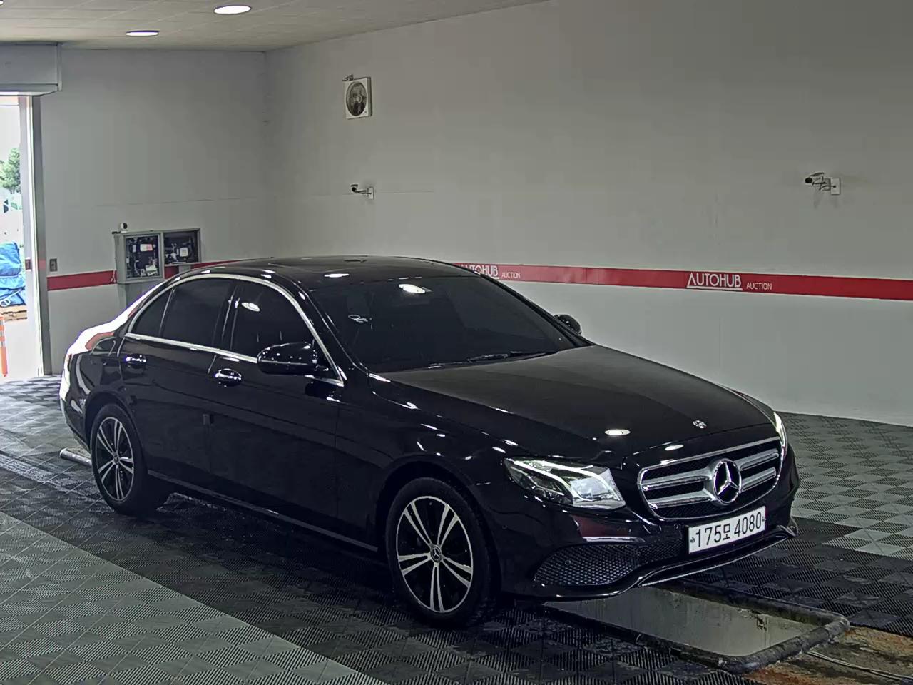 مرسيدس E-CLASS