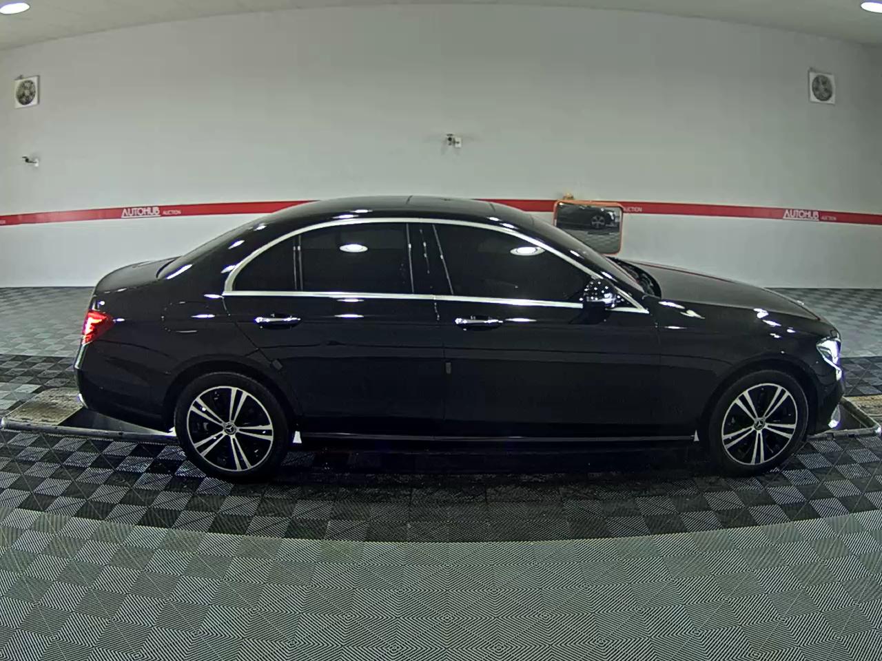مرسيدس E-CLASS