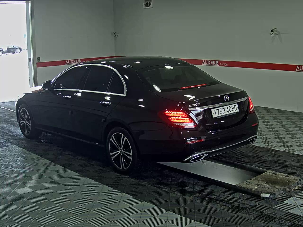 مرسيدس E-CLASS