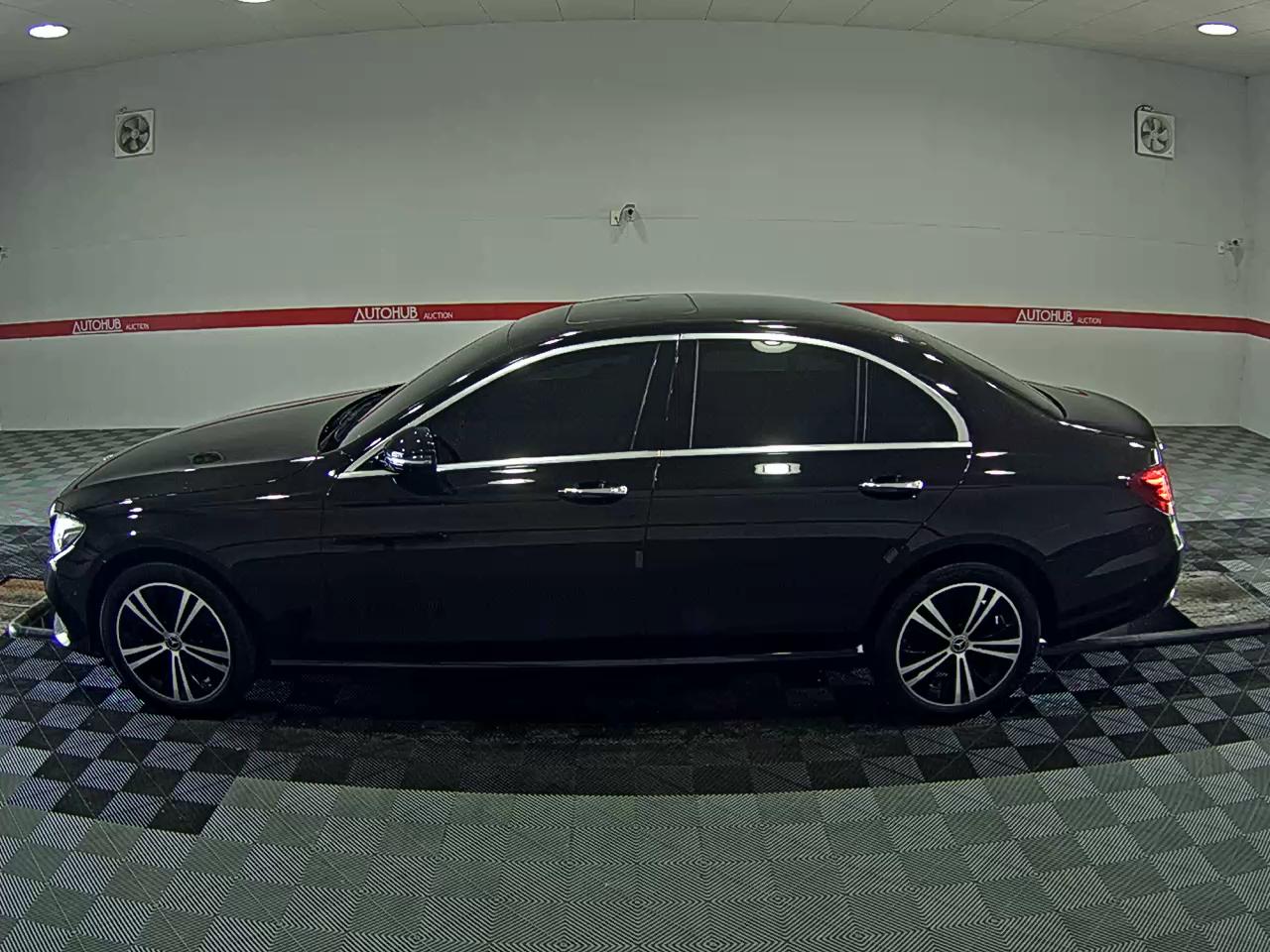 مرسيدس E-CLASS