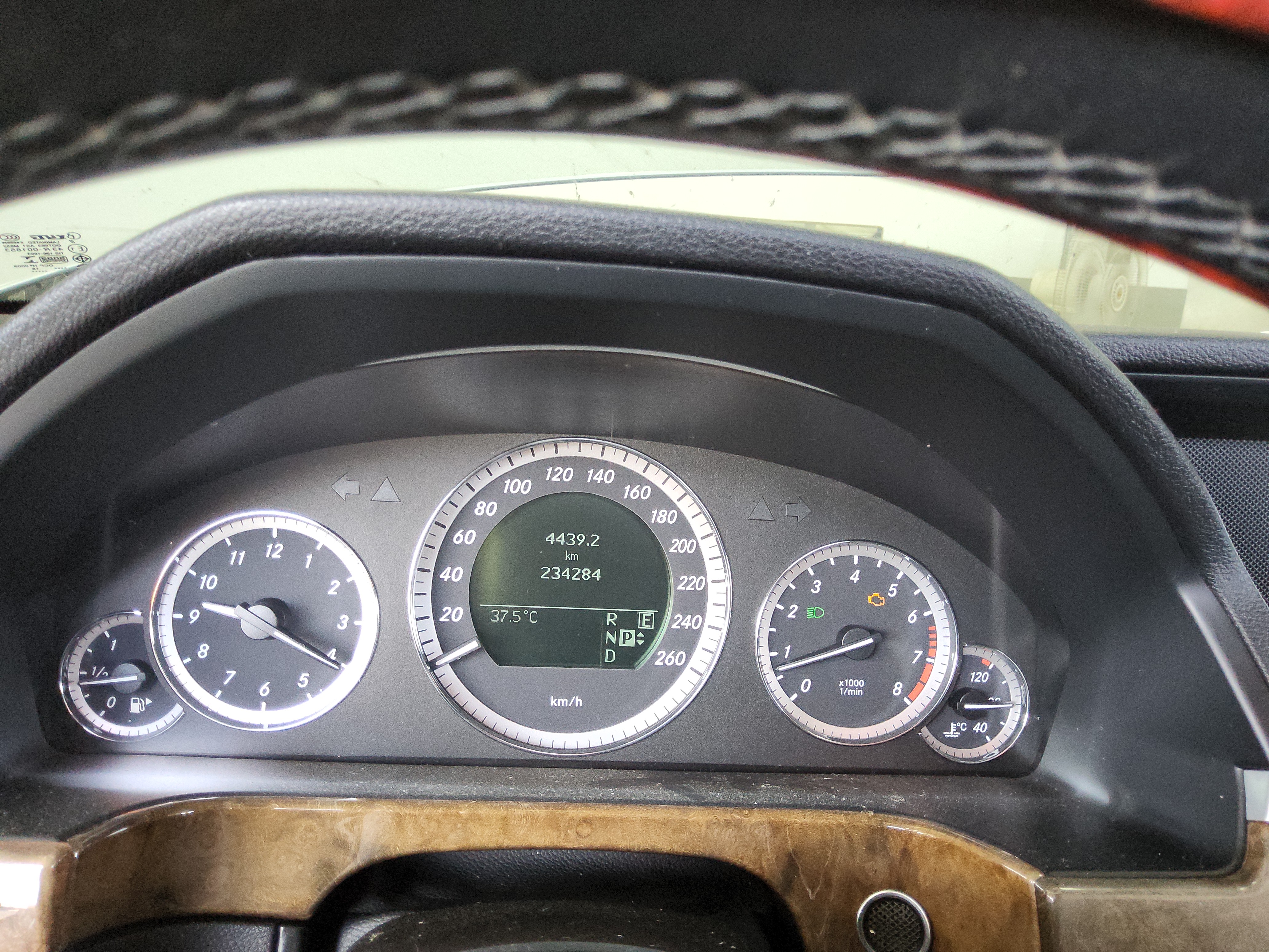 مرسيدس E-CLASS