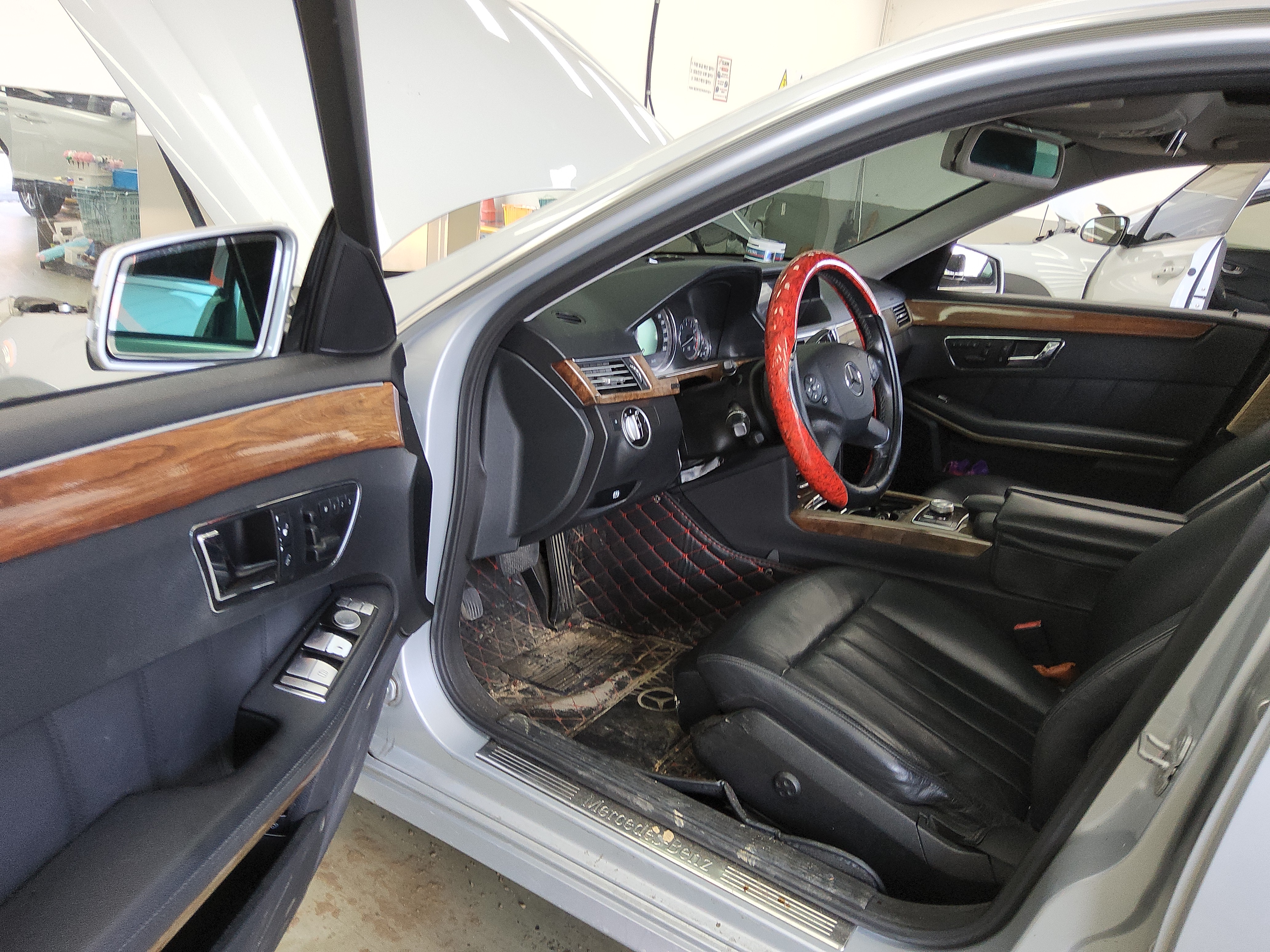 مرسيدس E-CLASS