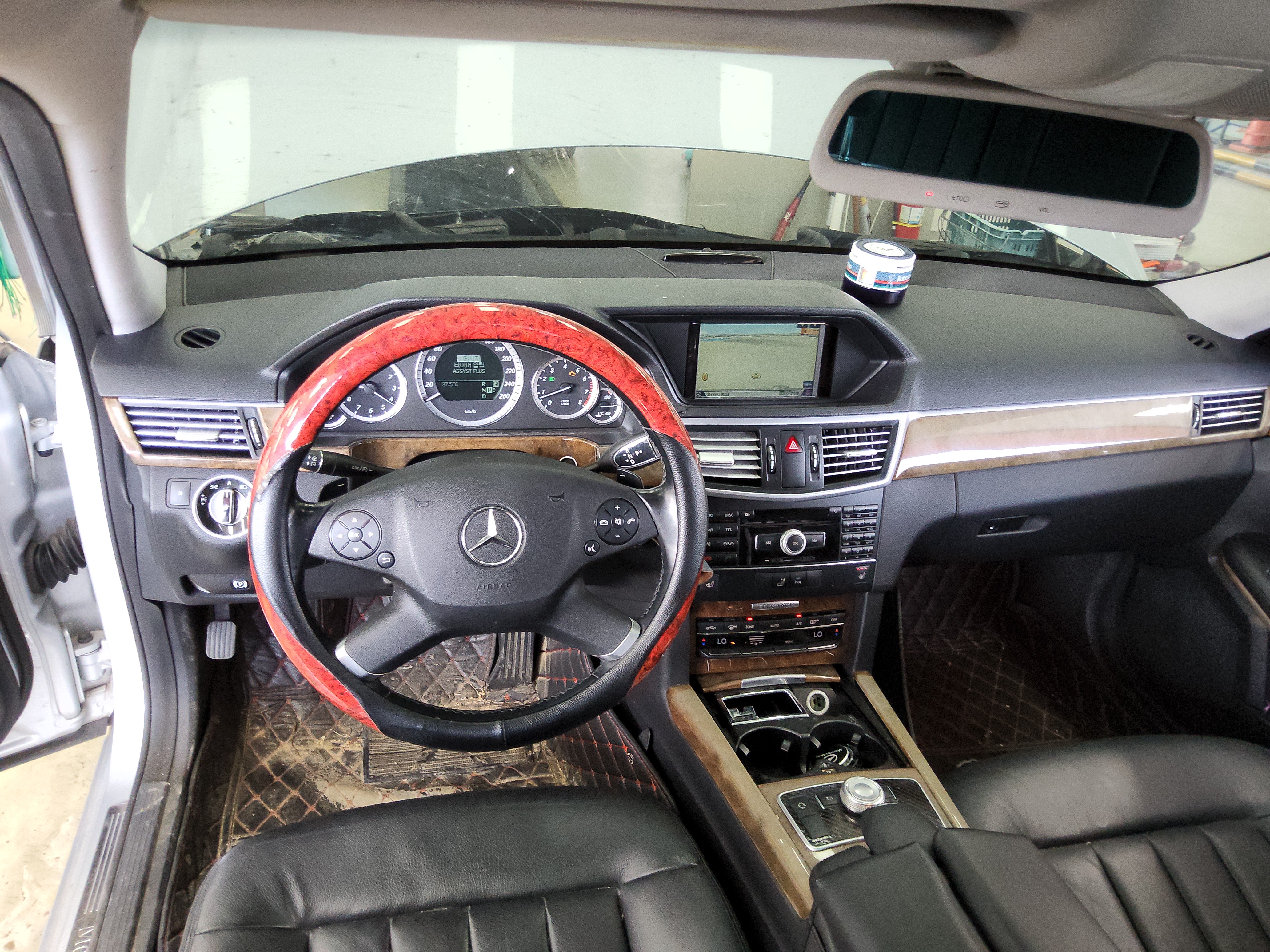 مرسيدس E-CLASS