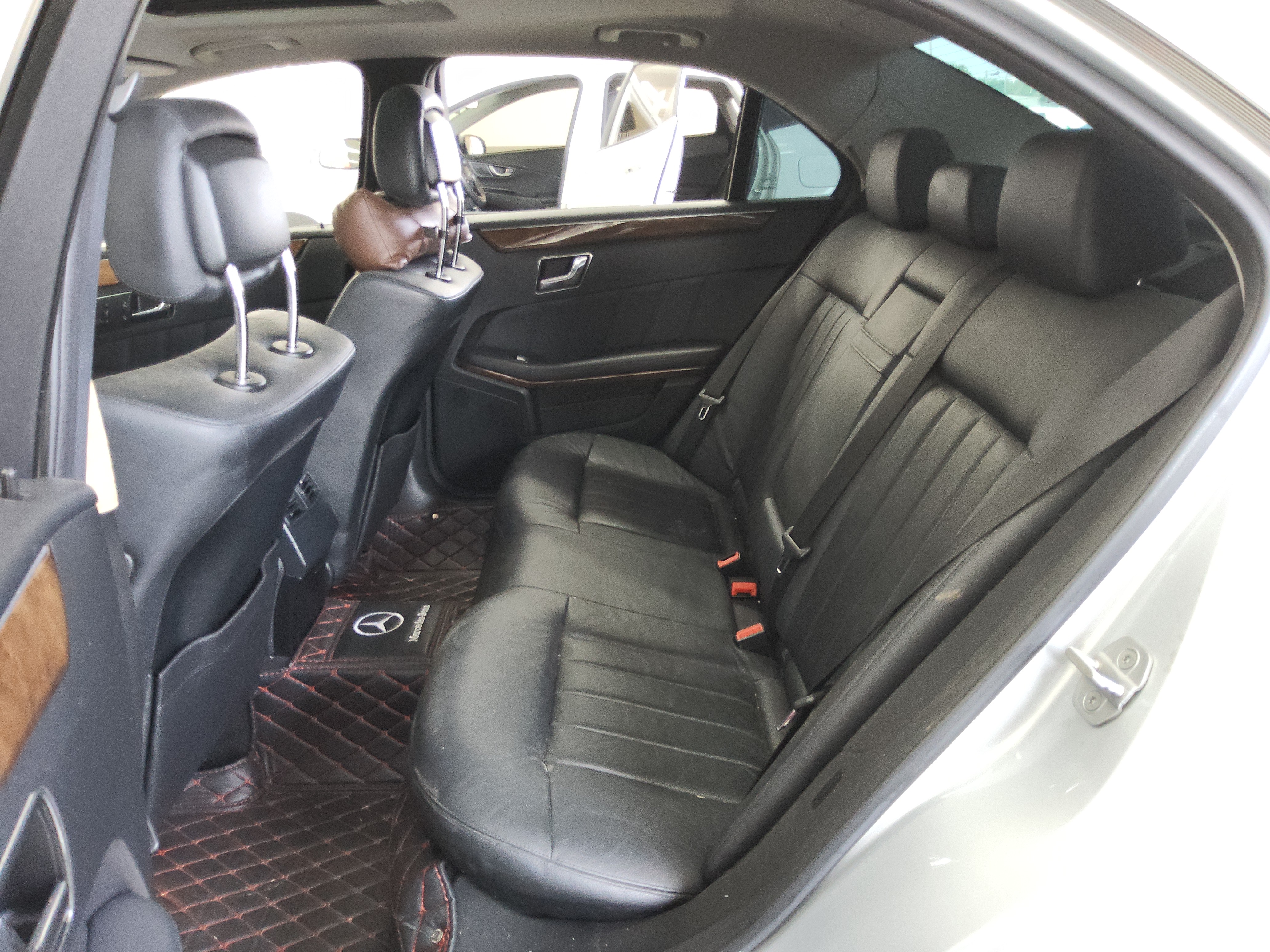 مرسيدس E-CLASS