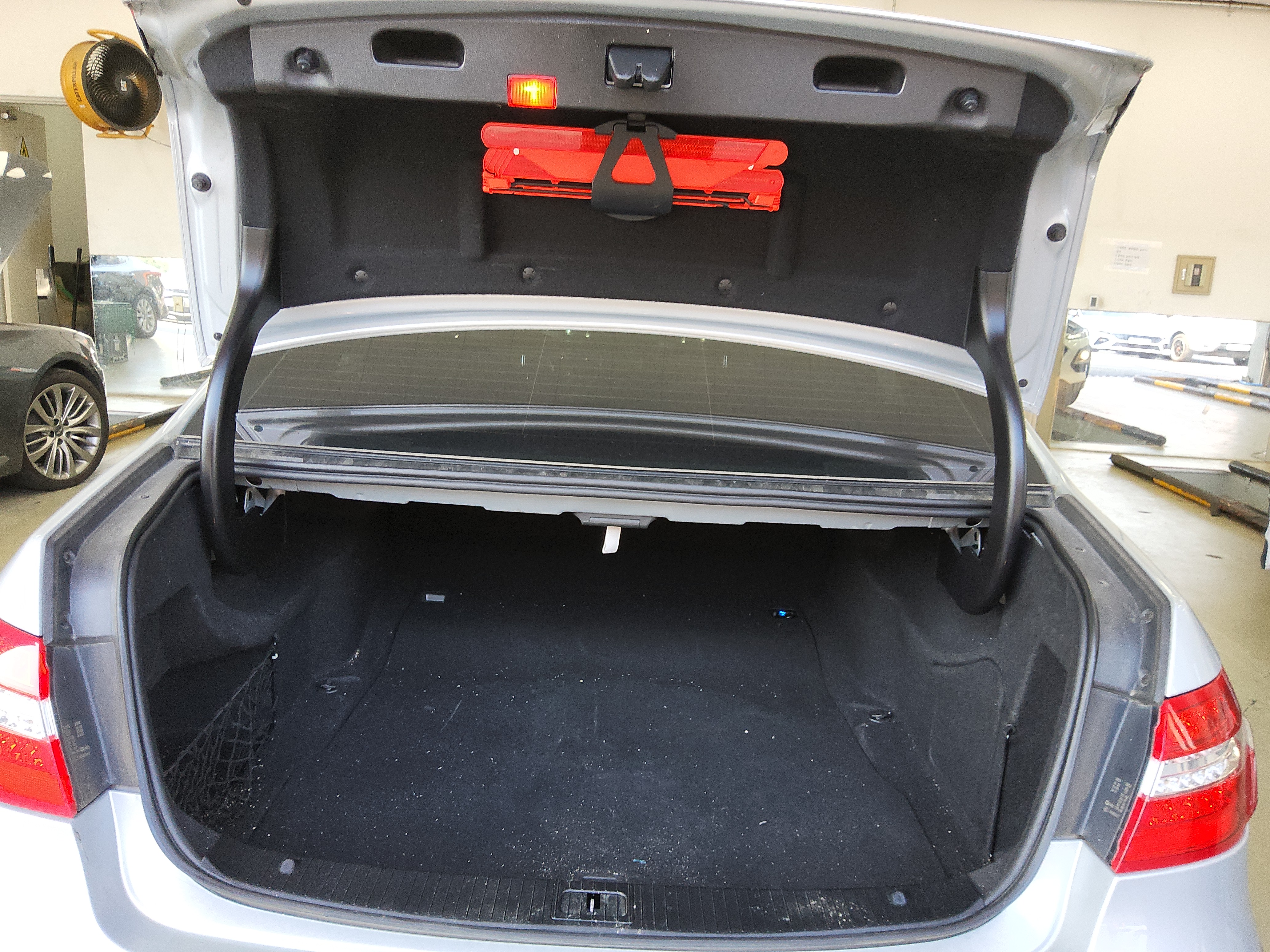 مرسيدس E-CLASS