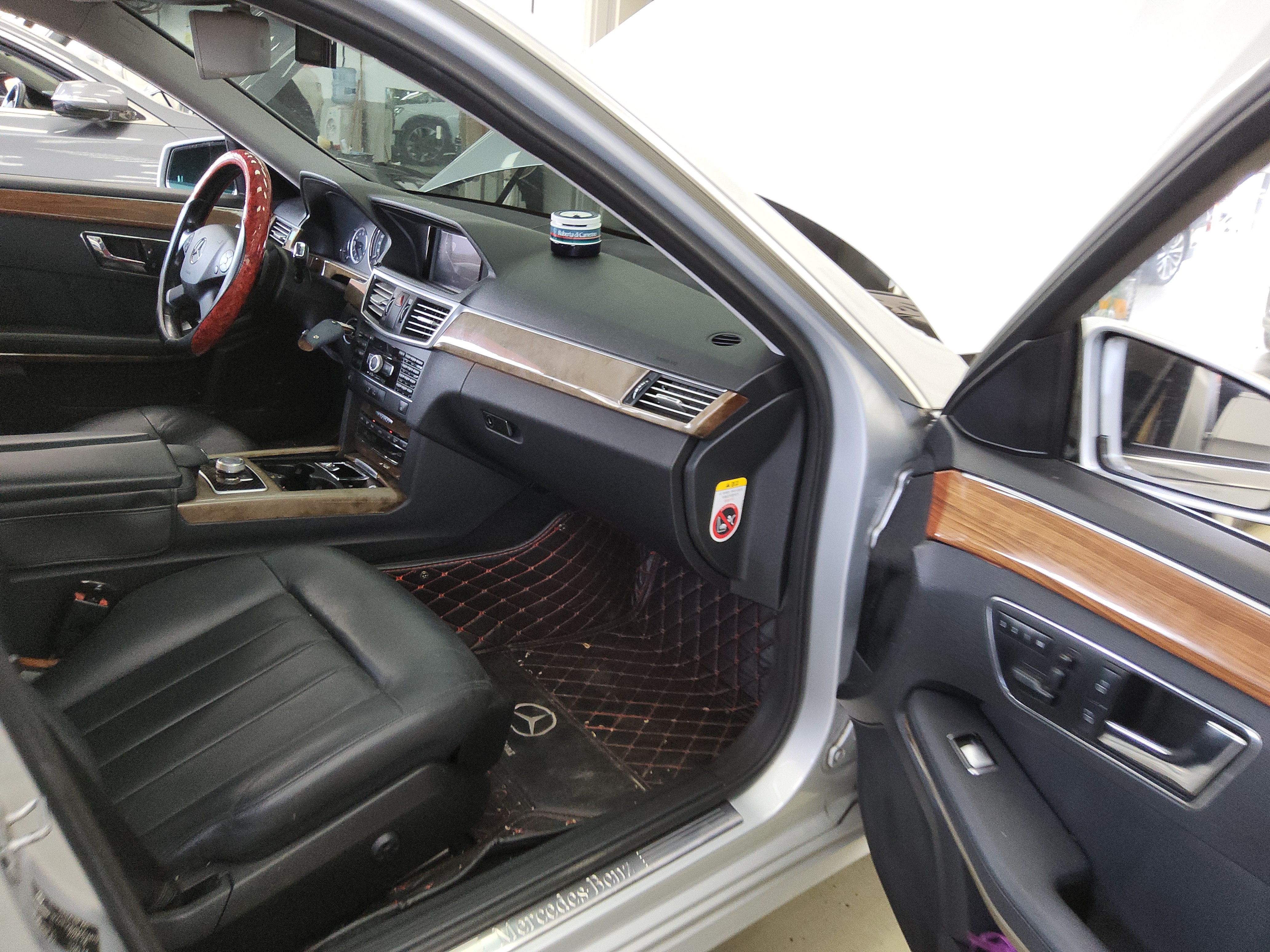مرسيدس E-CLASS