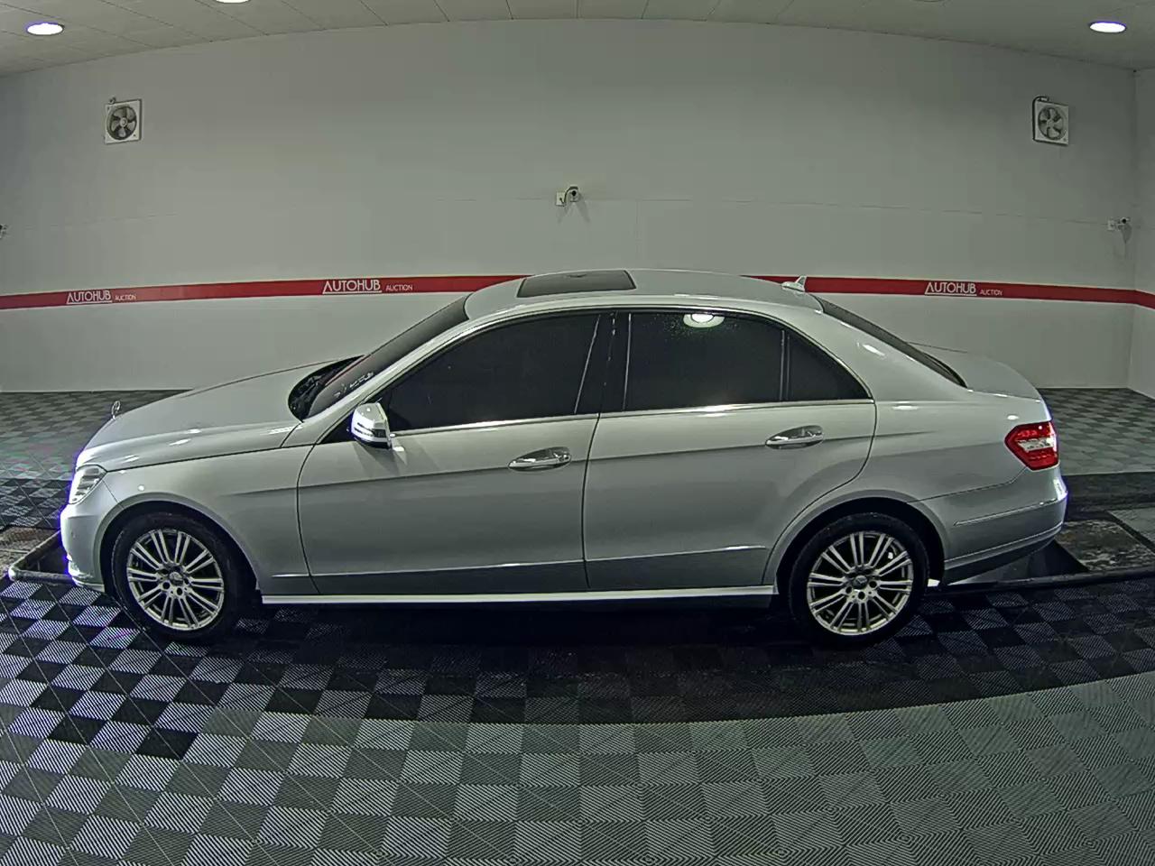 مرسيدس E-CLASS