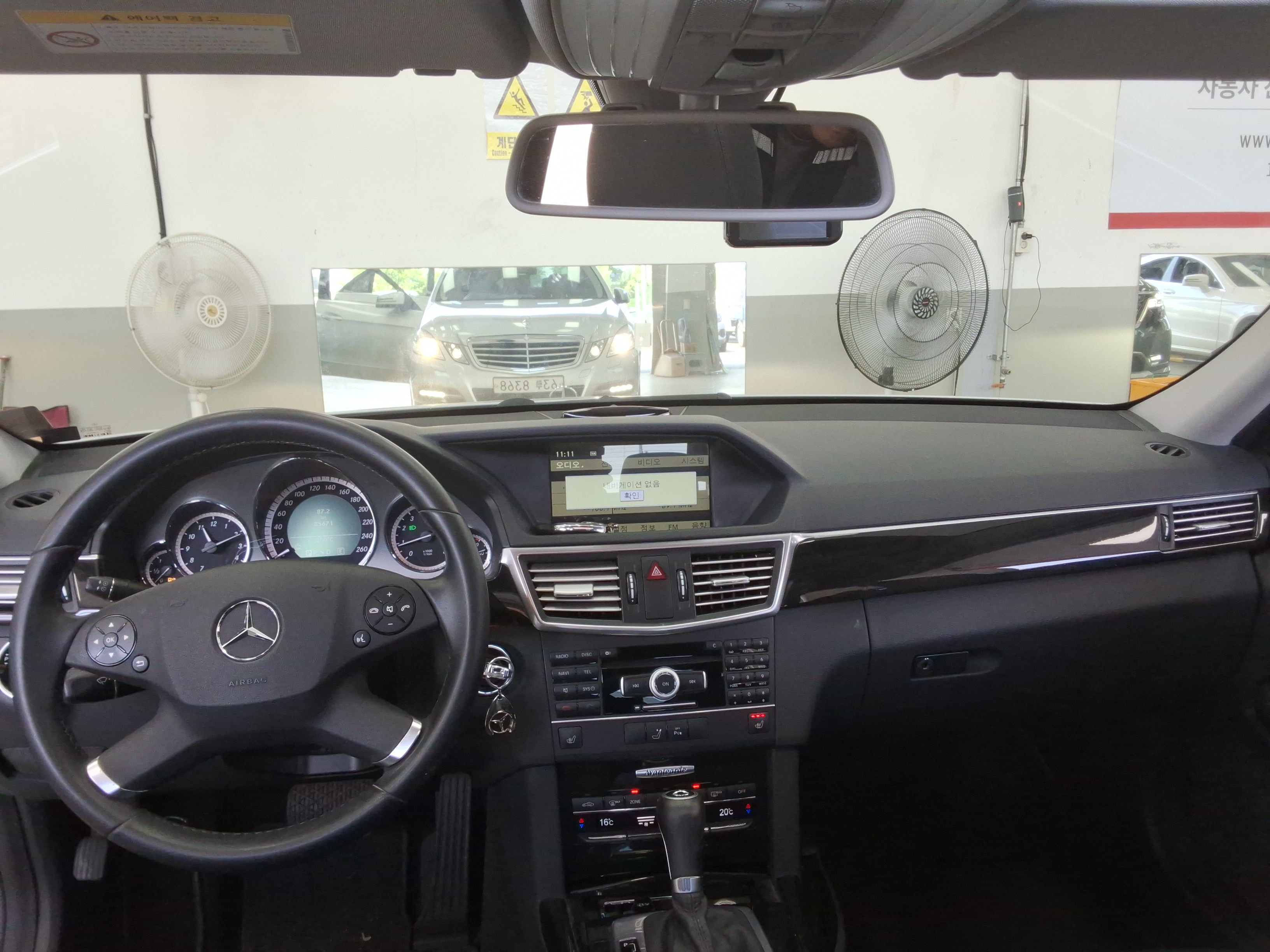مرسيدس E-CLASS