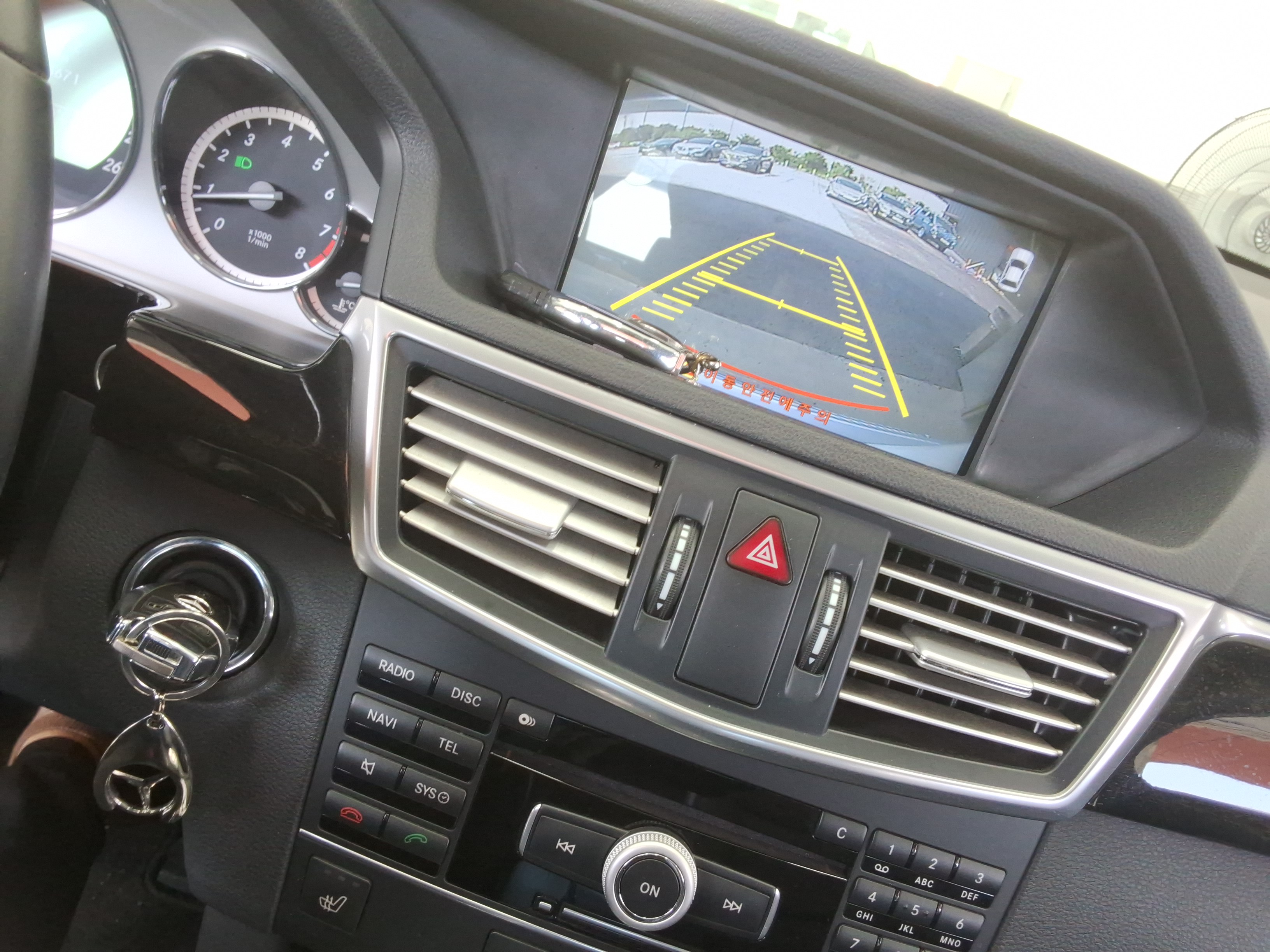 مرسيدس E-CLASS