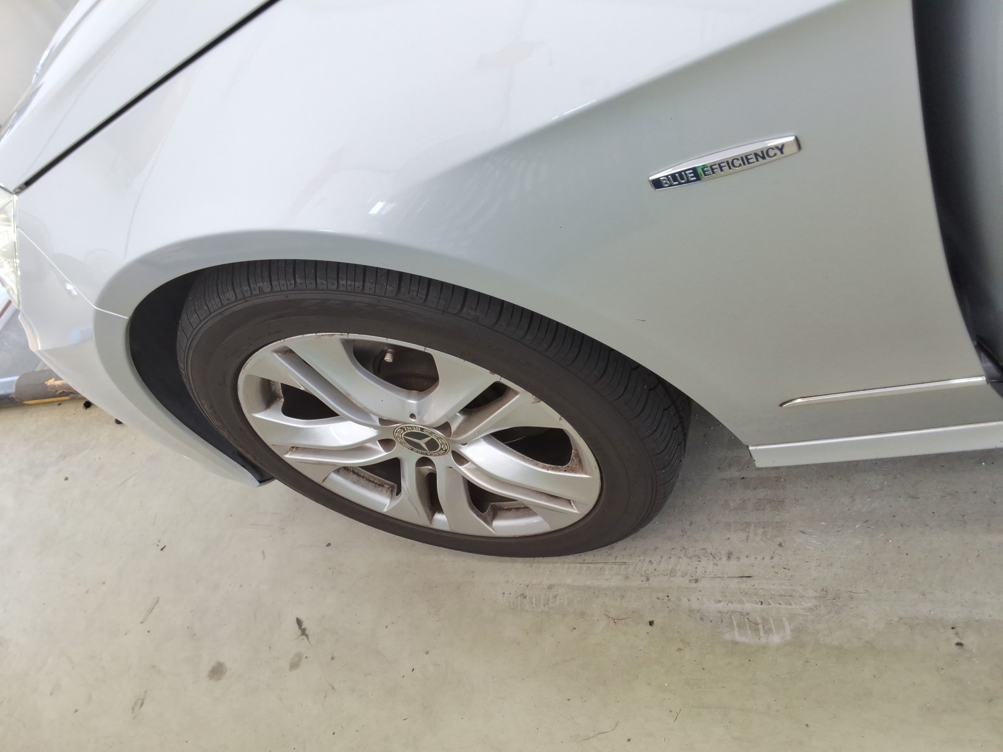 مرسيدس E-CLASS