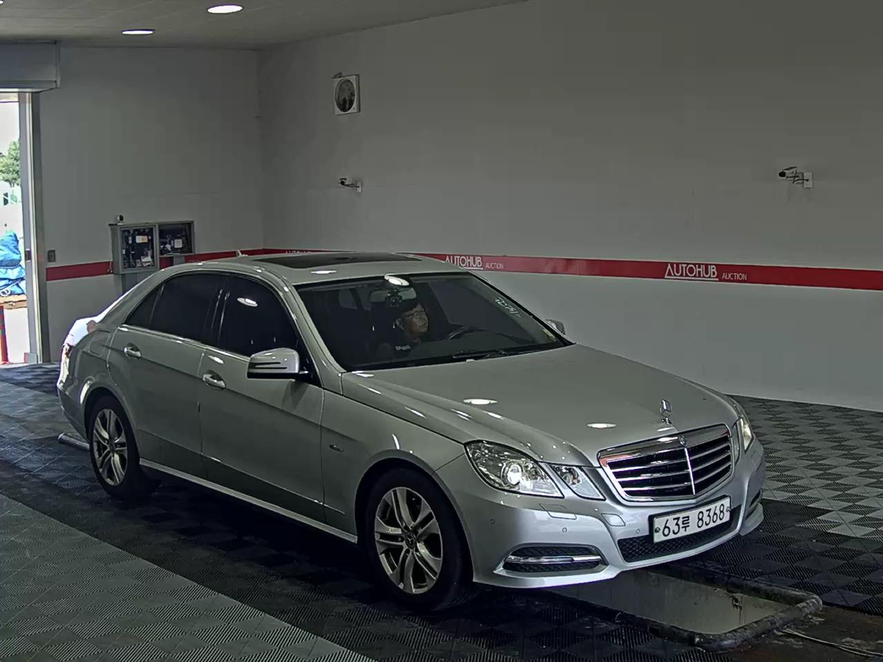مرسيدس E-CLASS
