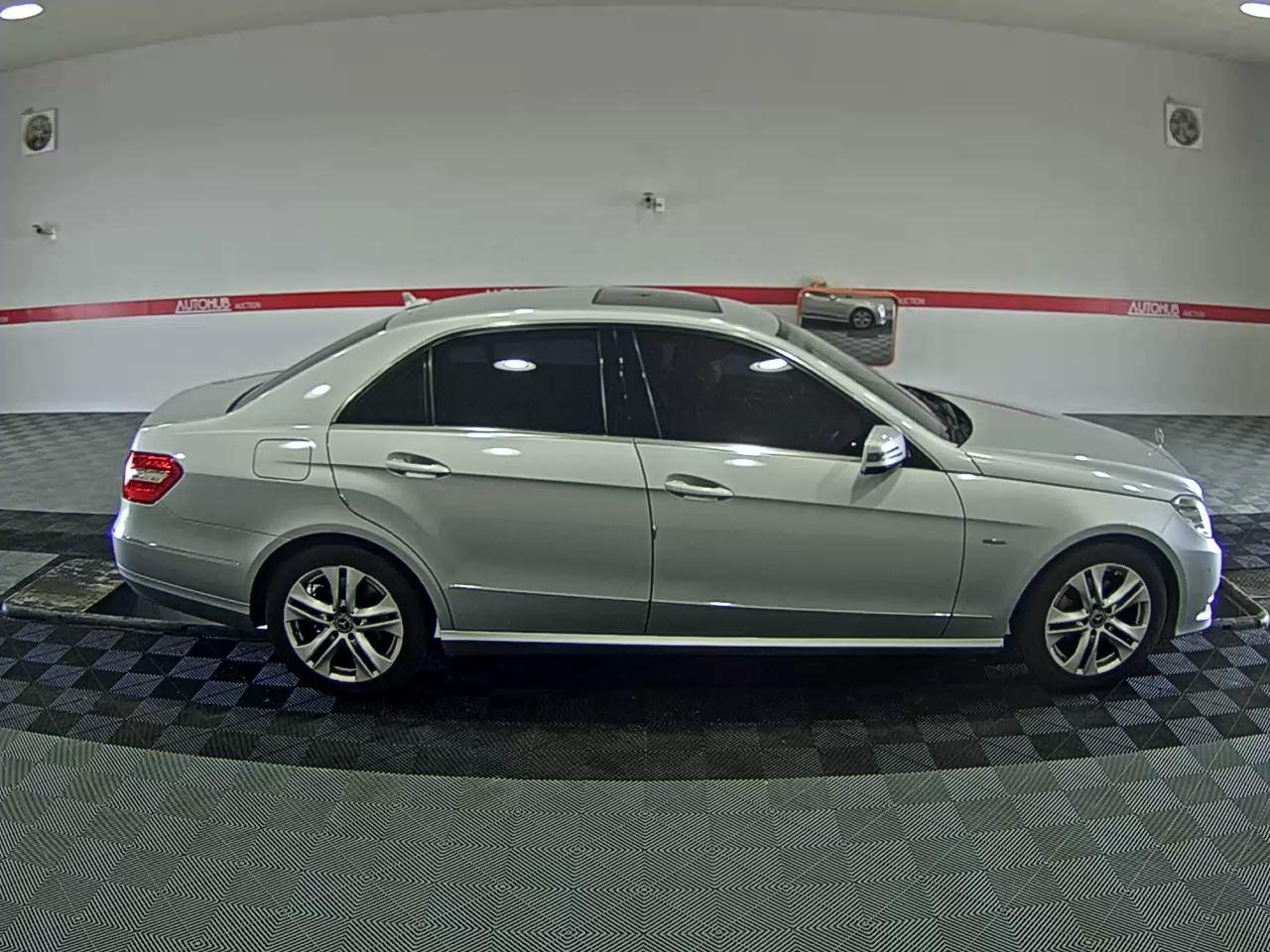 مرسيدس E-CLASS