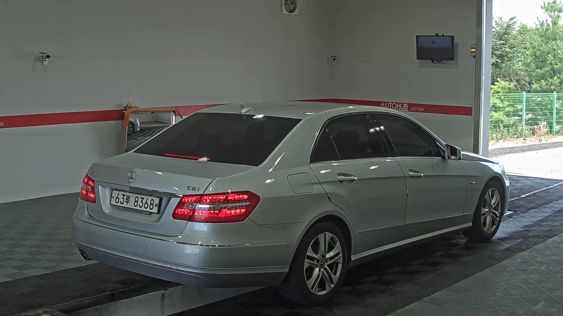 مرسيدس E-CLASS