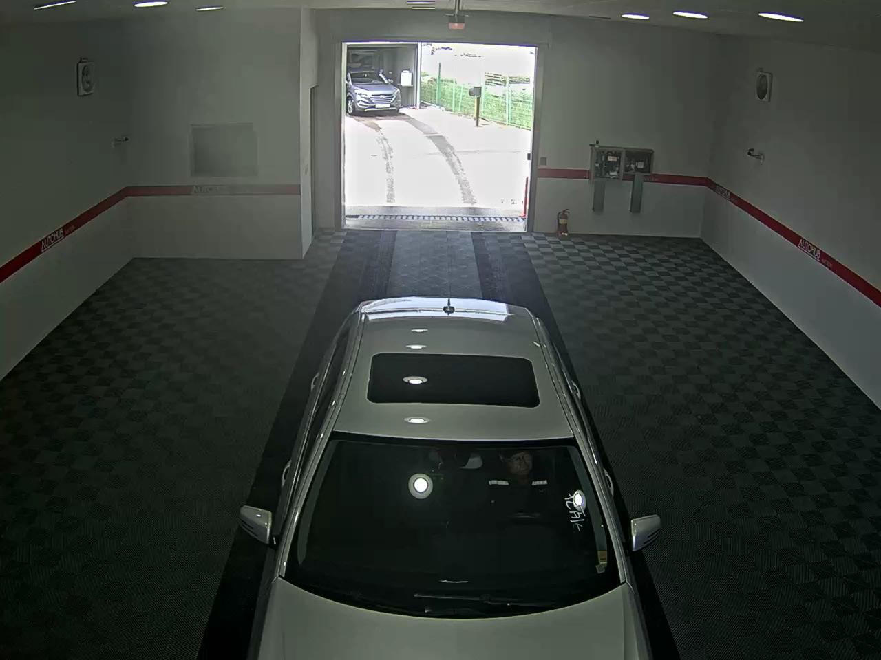 مرسيدس E-CLASS