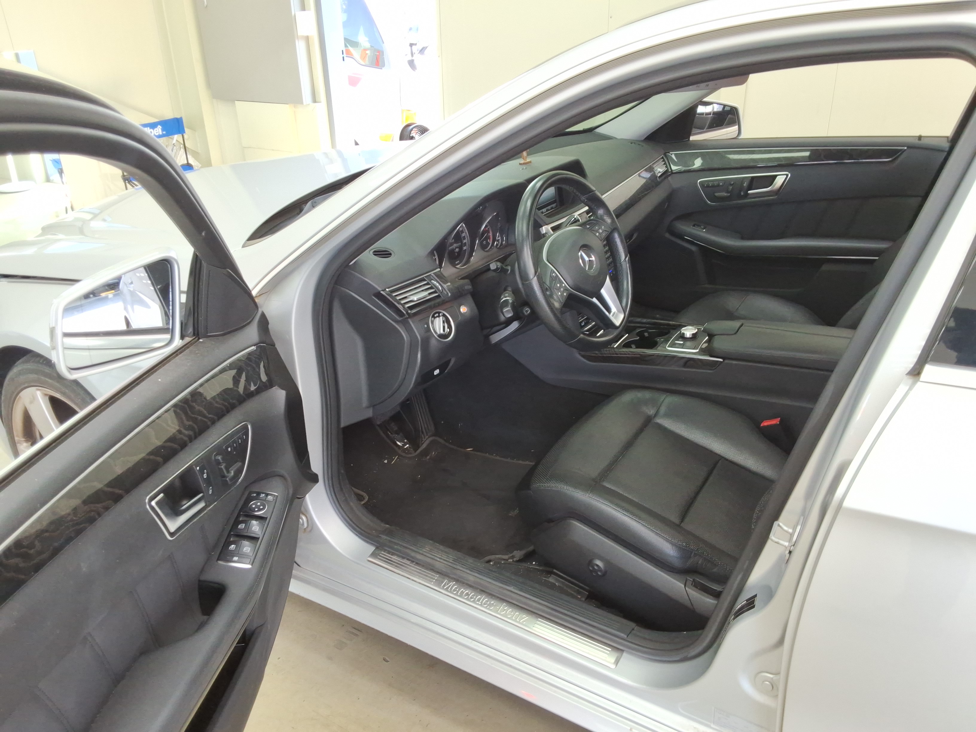 مرسيدس E-CLASS