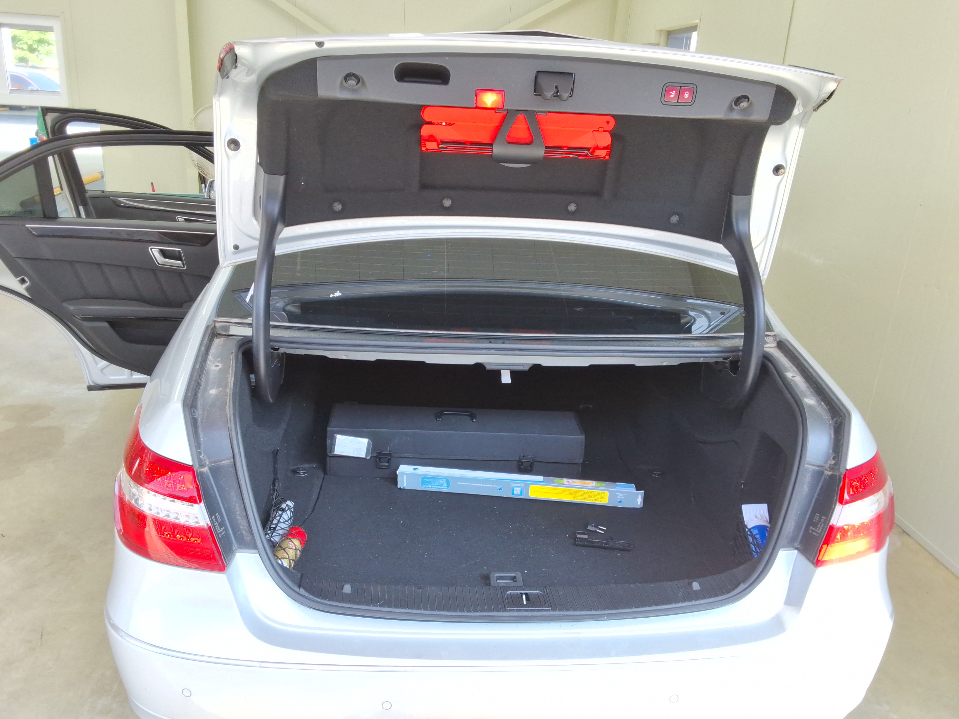 مرسيدس E-CLASS