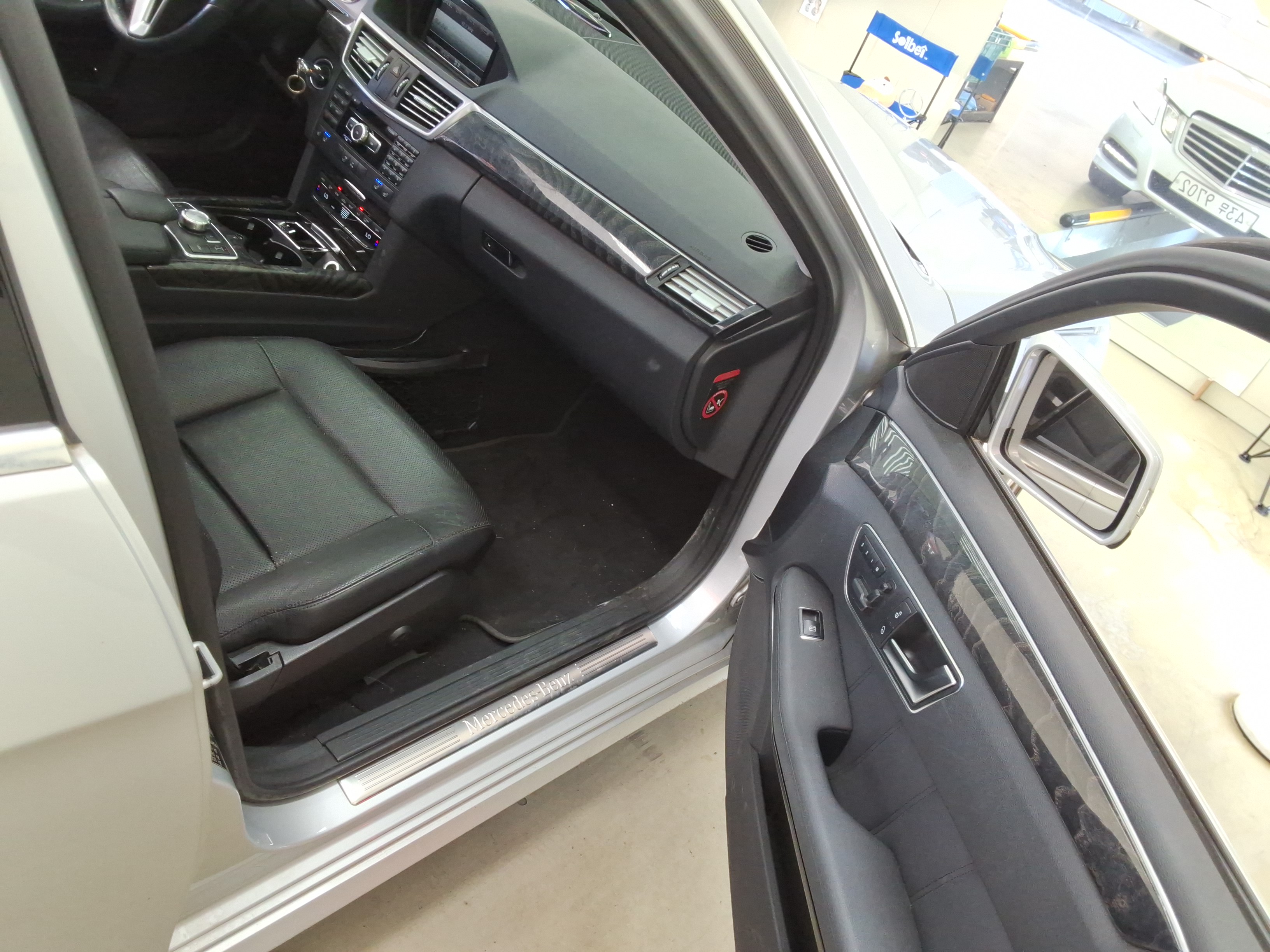 مرسيدس E-CLASS