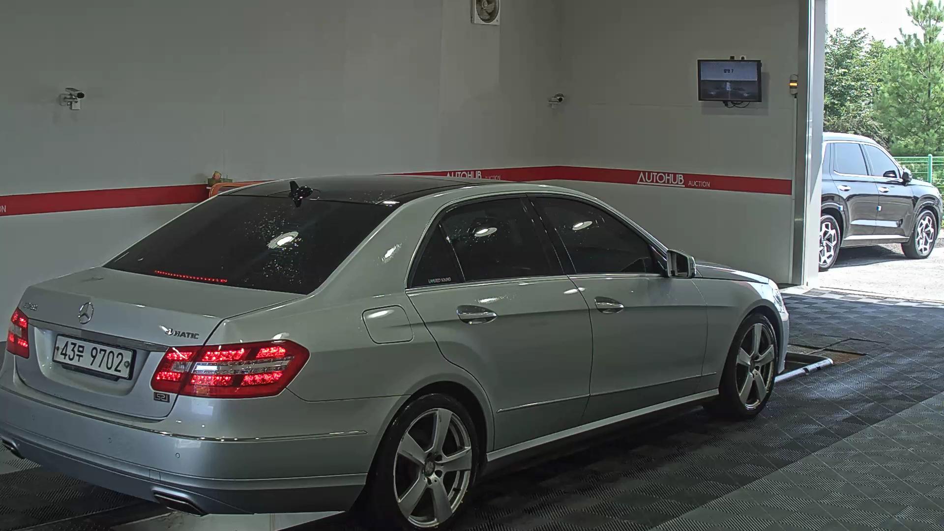 مرسيدس E-CLASS
