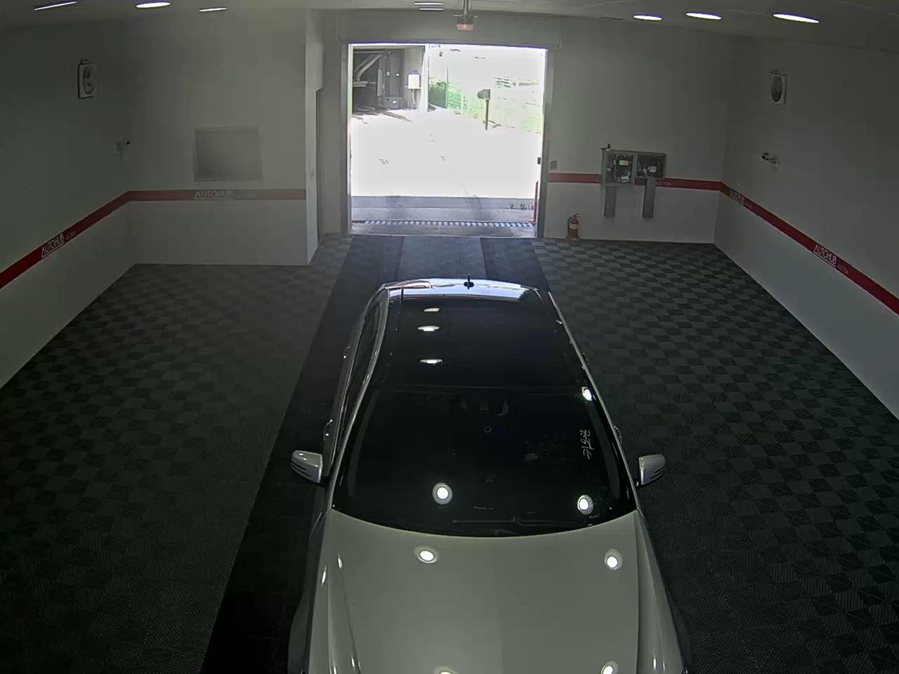 مرسيدس E-CLASS