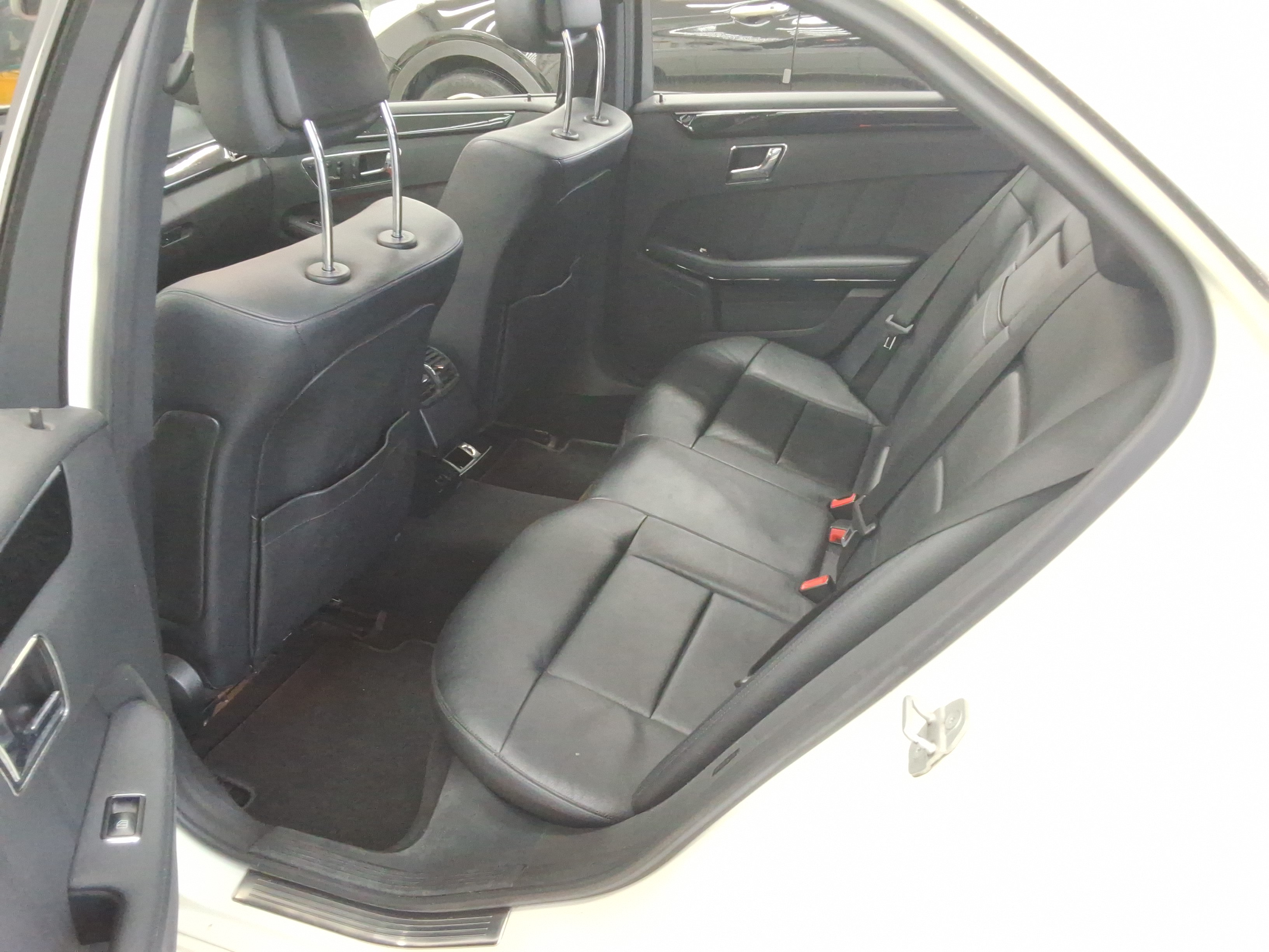 مرسيدس E-CLASS