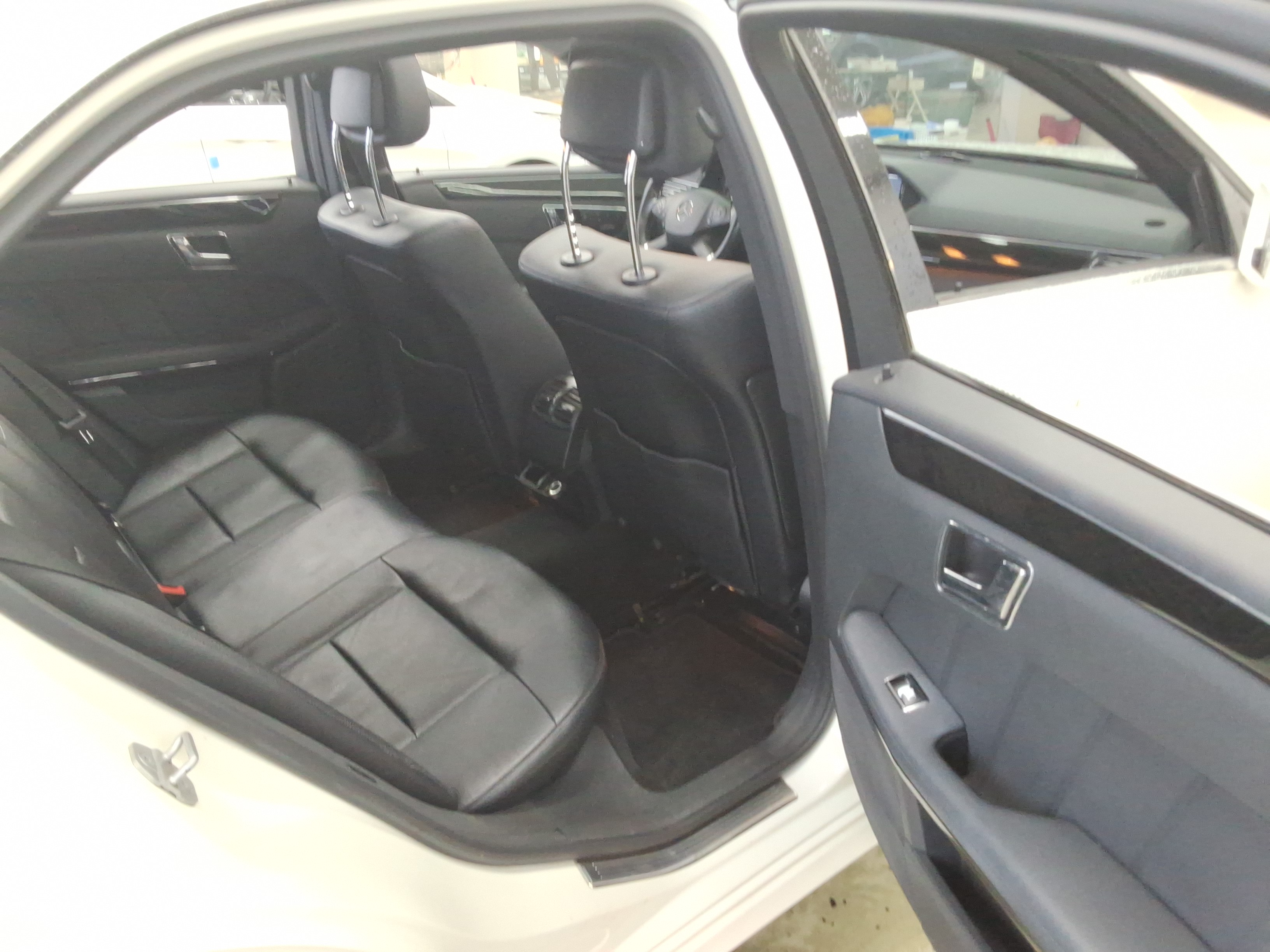 مرسيدس E-CLASS