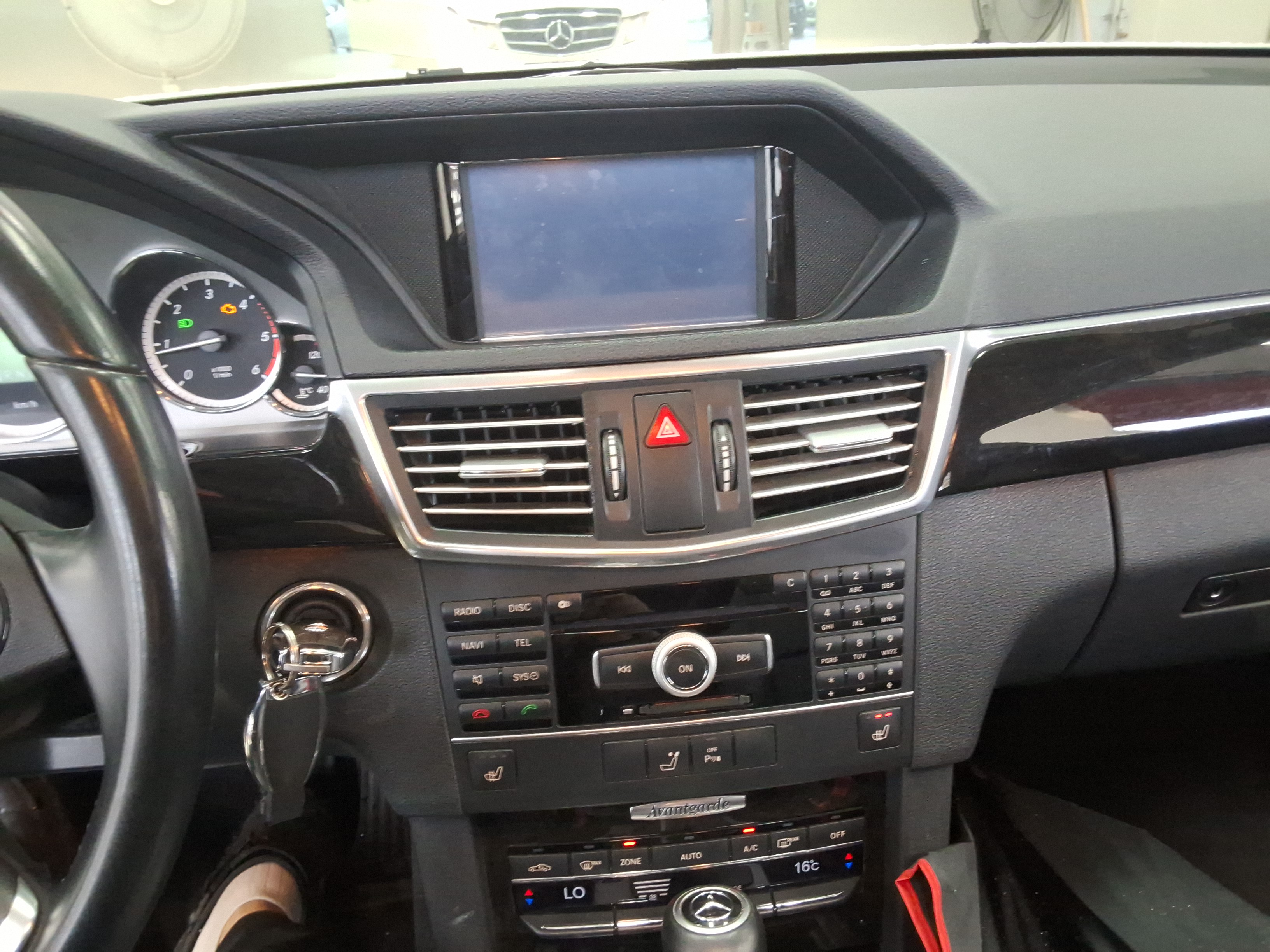 مرسيدس E-CLASS