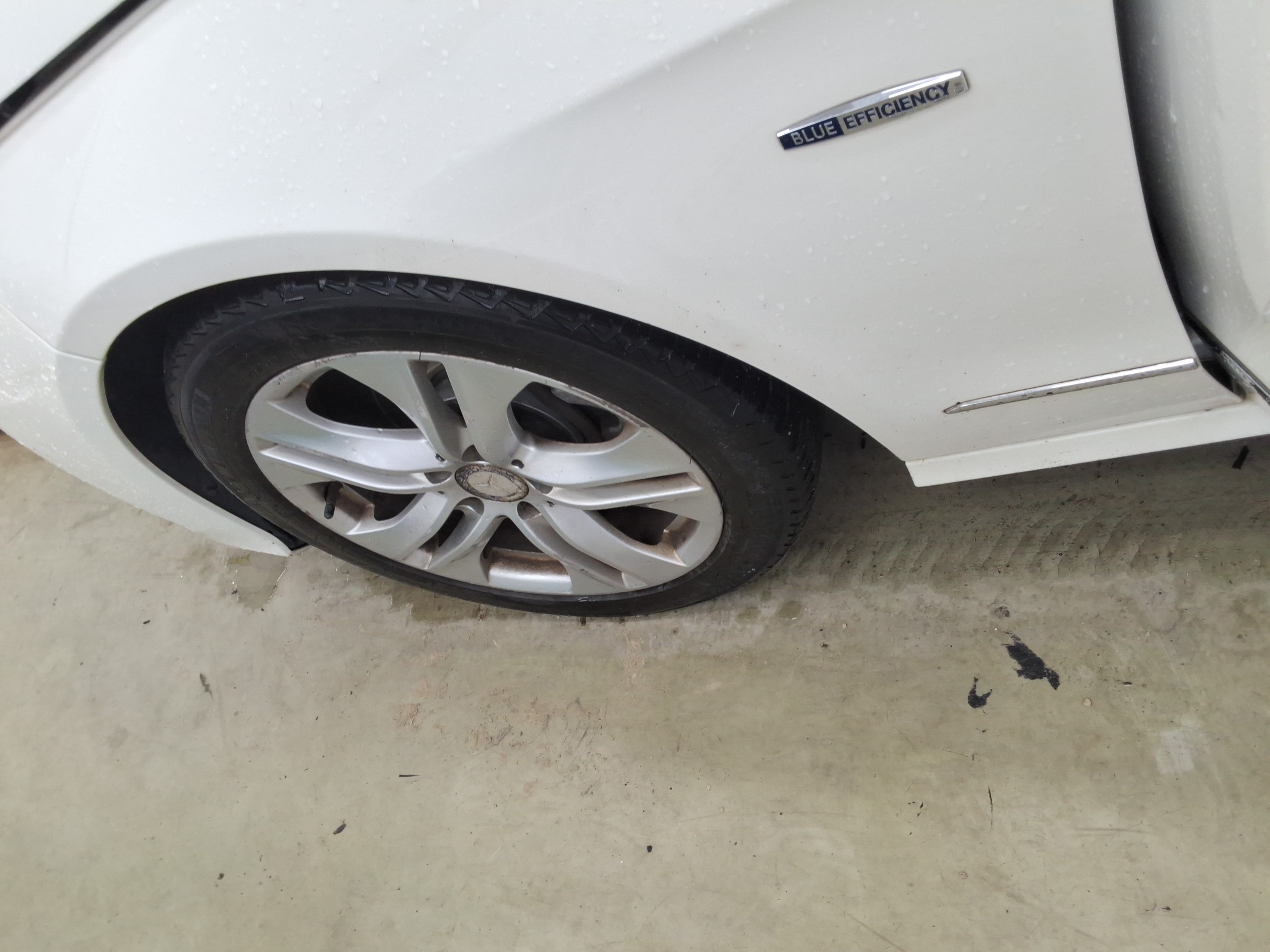 مرسيدس E-CLASS