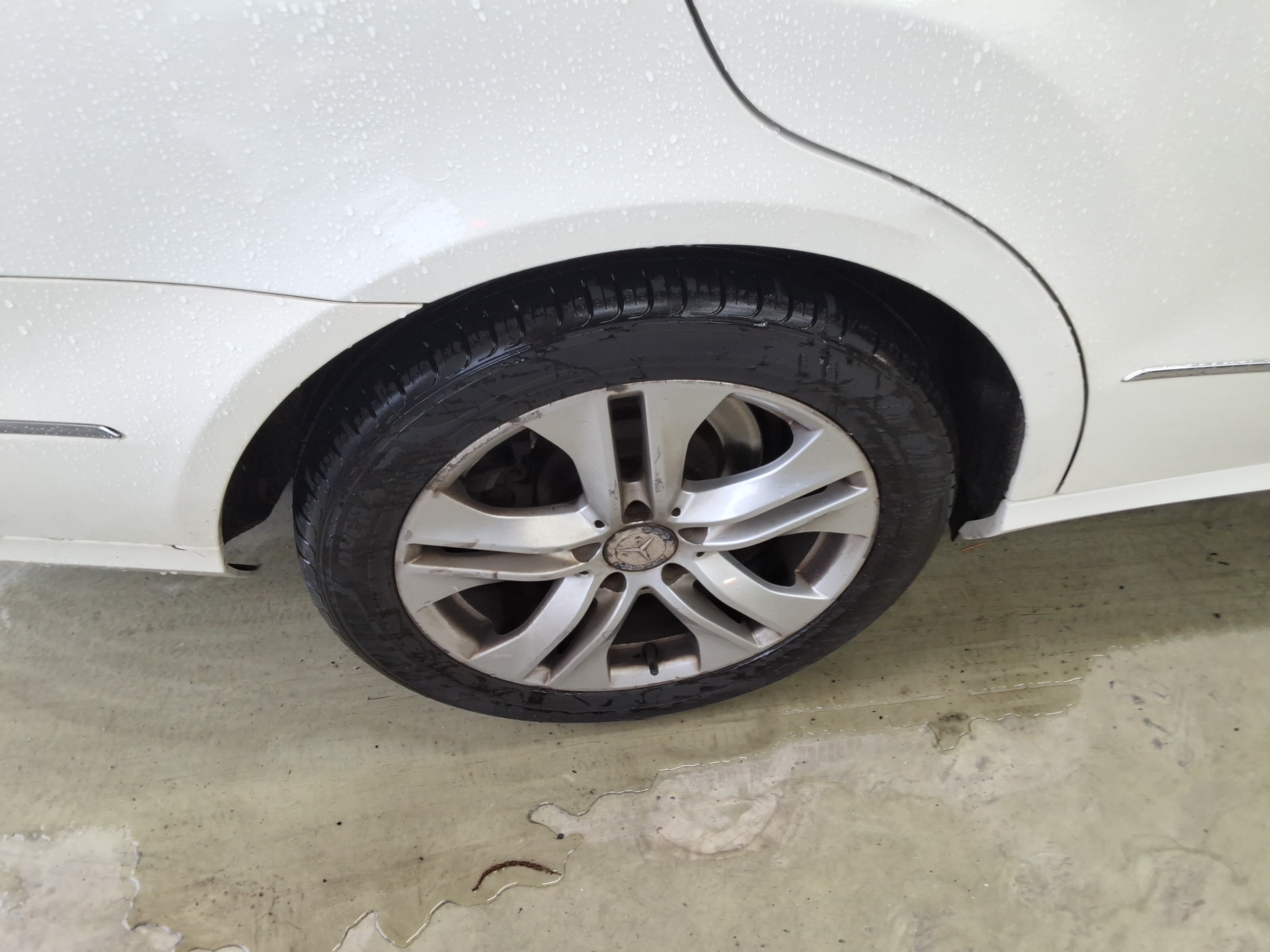 مرسيدس E-CLASS