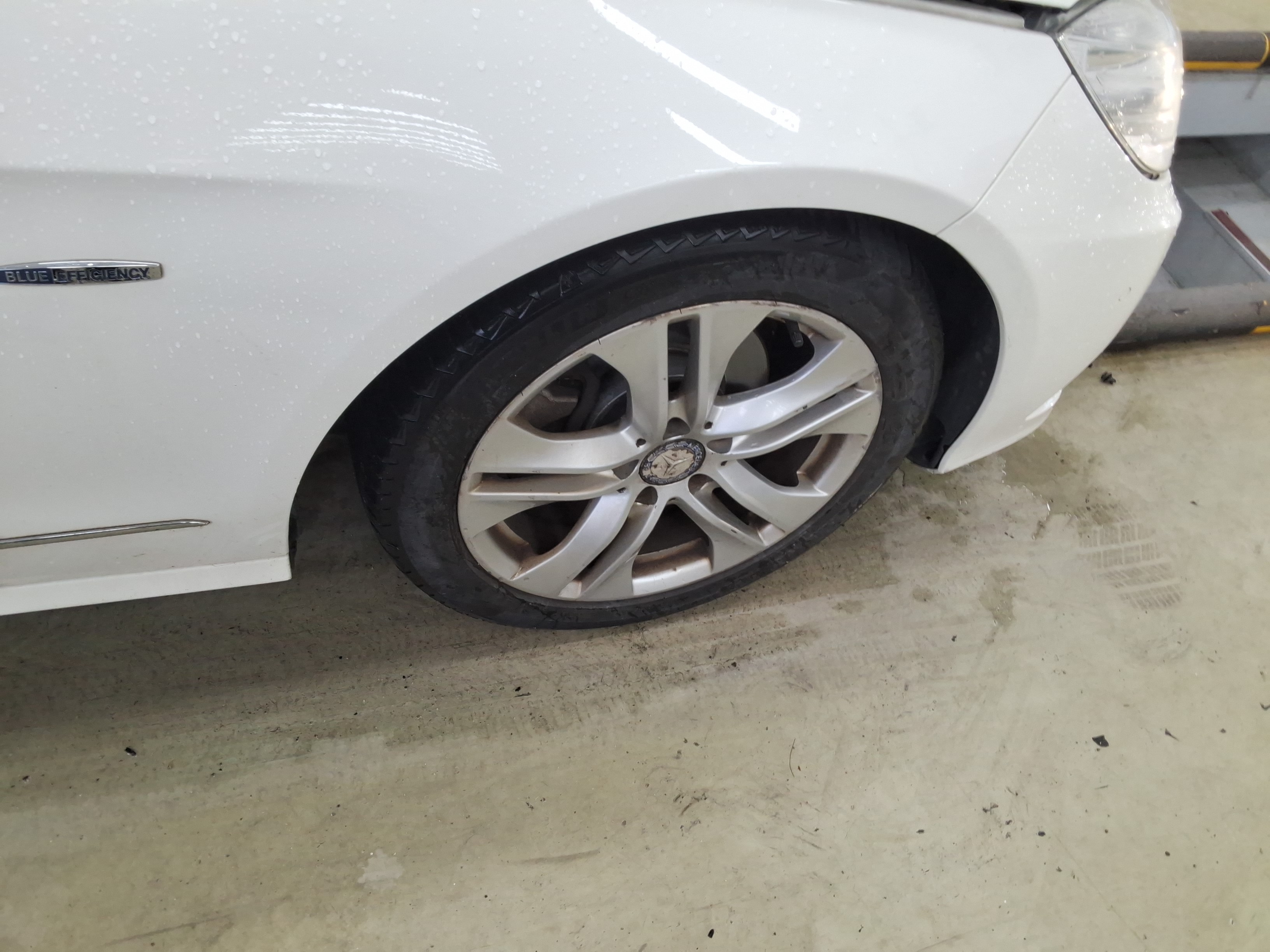 مرسيدس E-CLASS