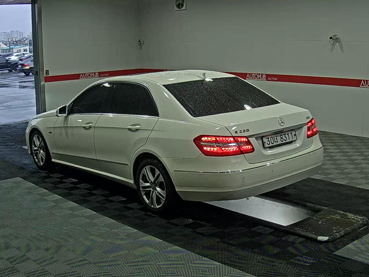 مرسيدس E-CLASS