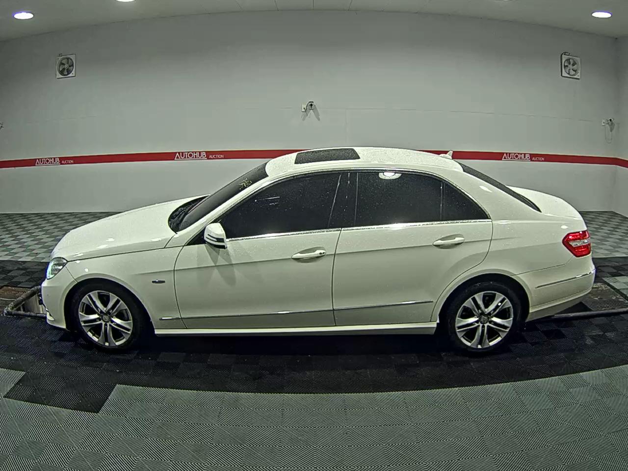 مرسيدس E-CLASS