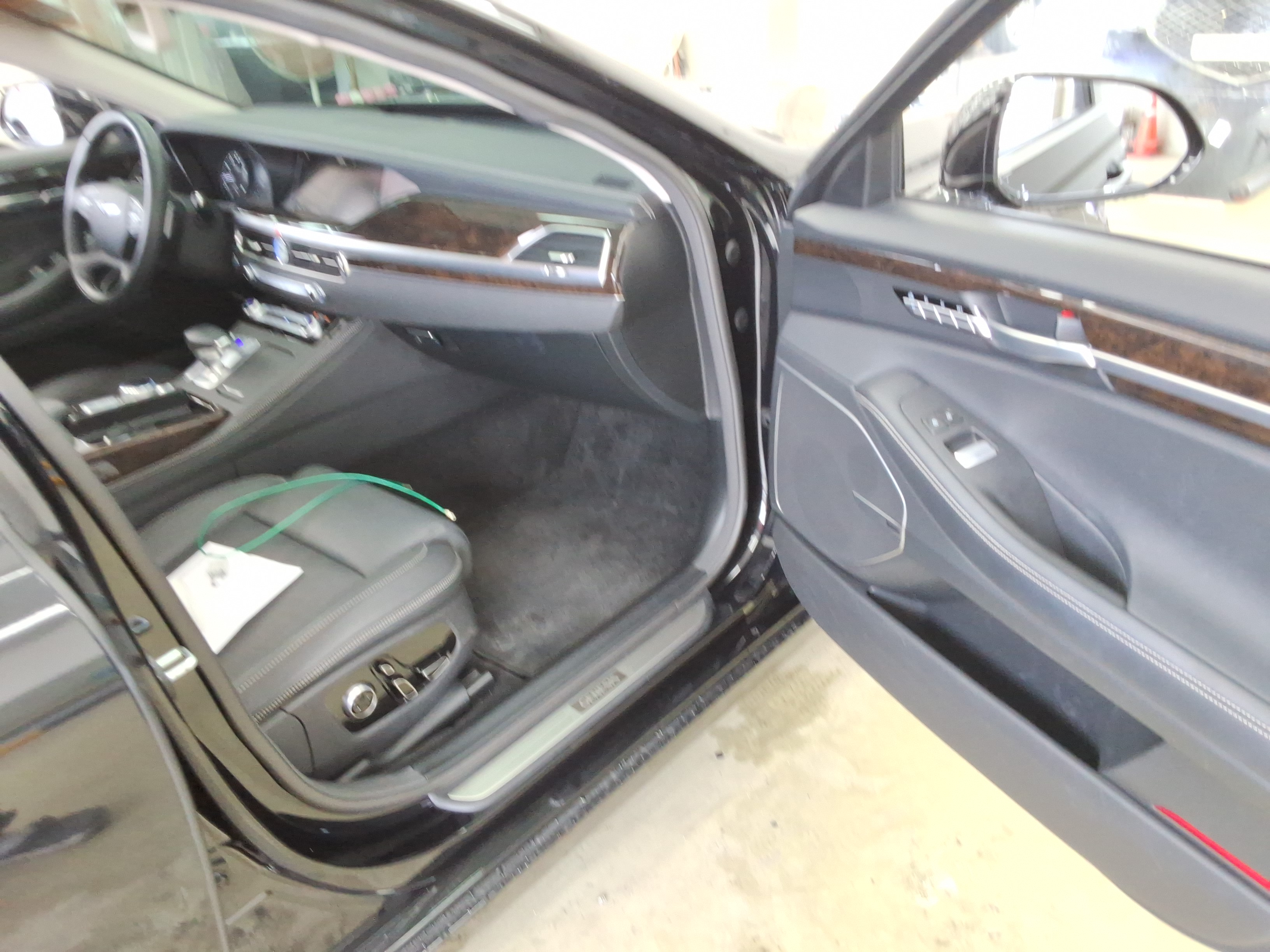 جينسس G90