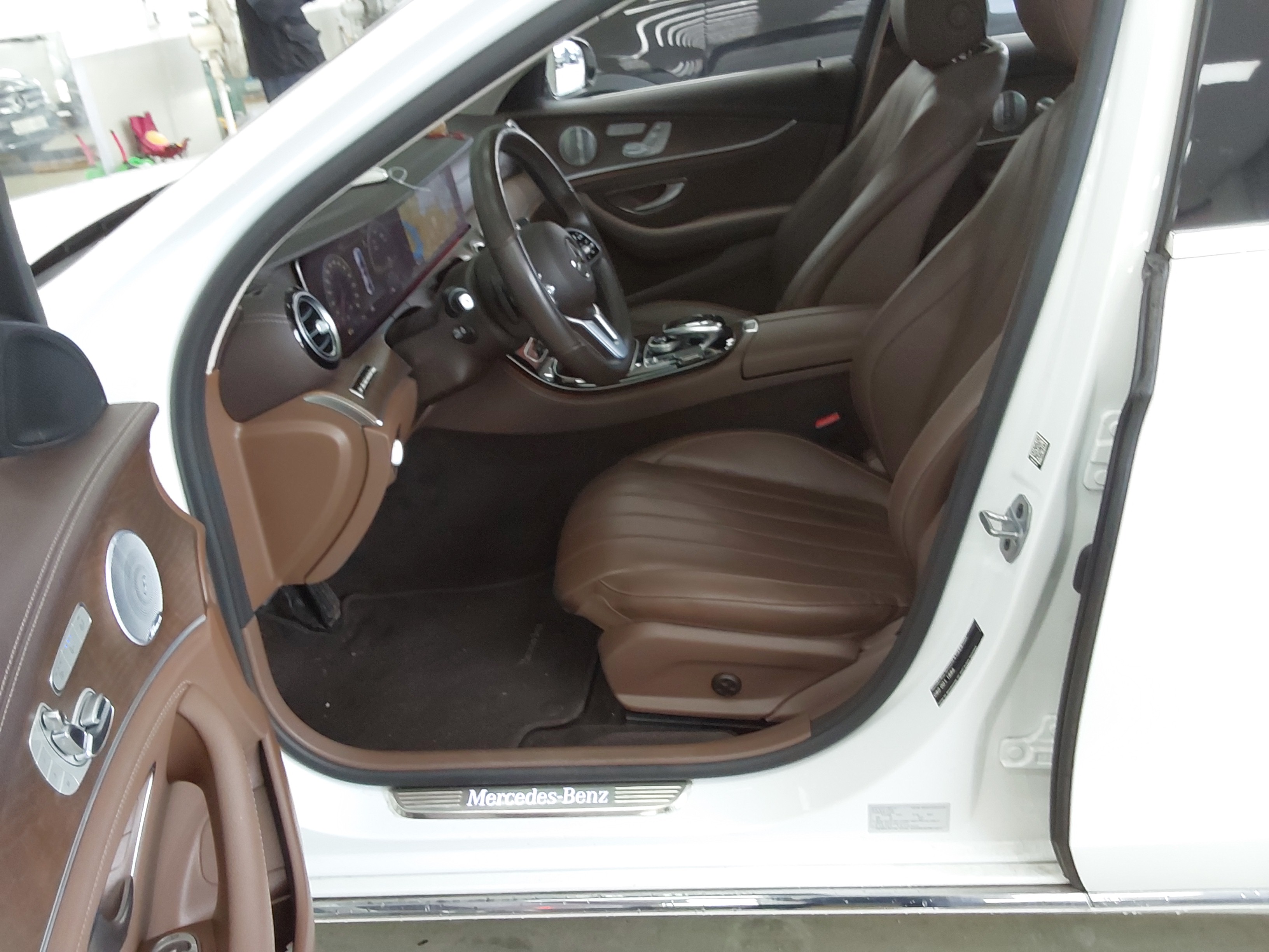 مرسيدس E-CLASS