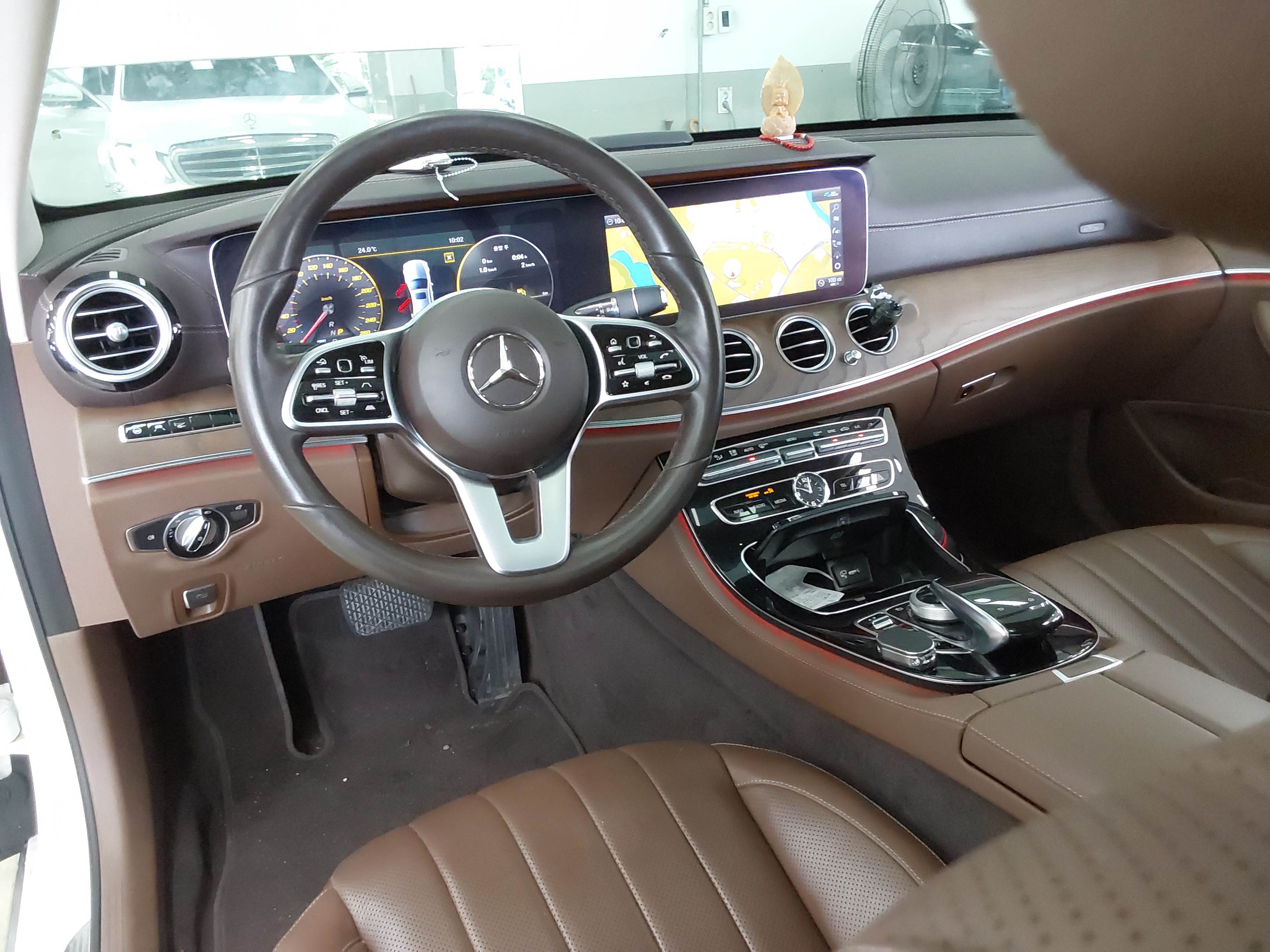 مرسيدس E-CLASS