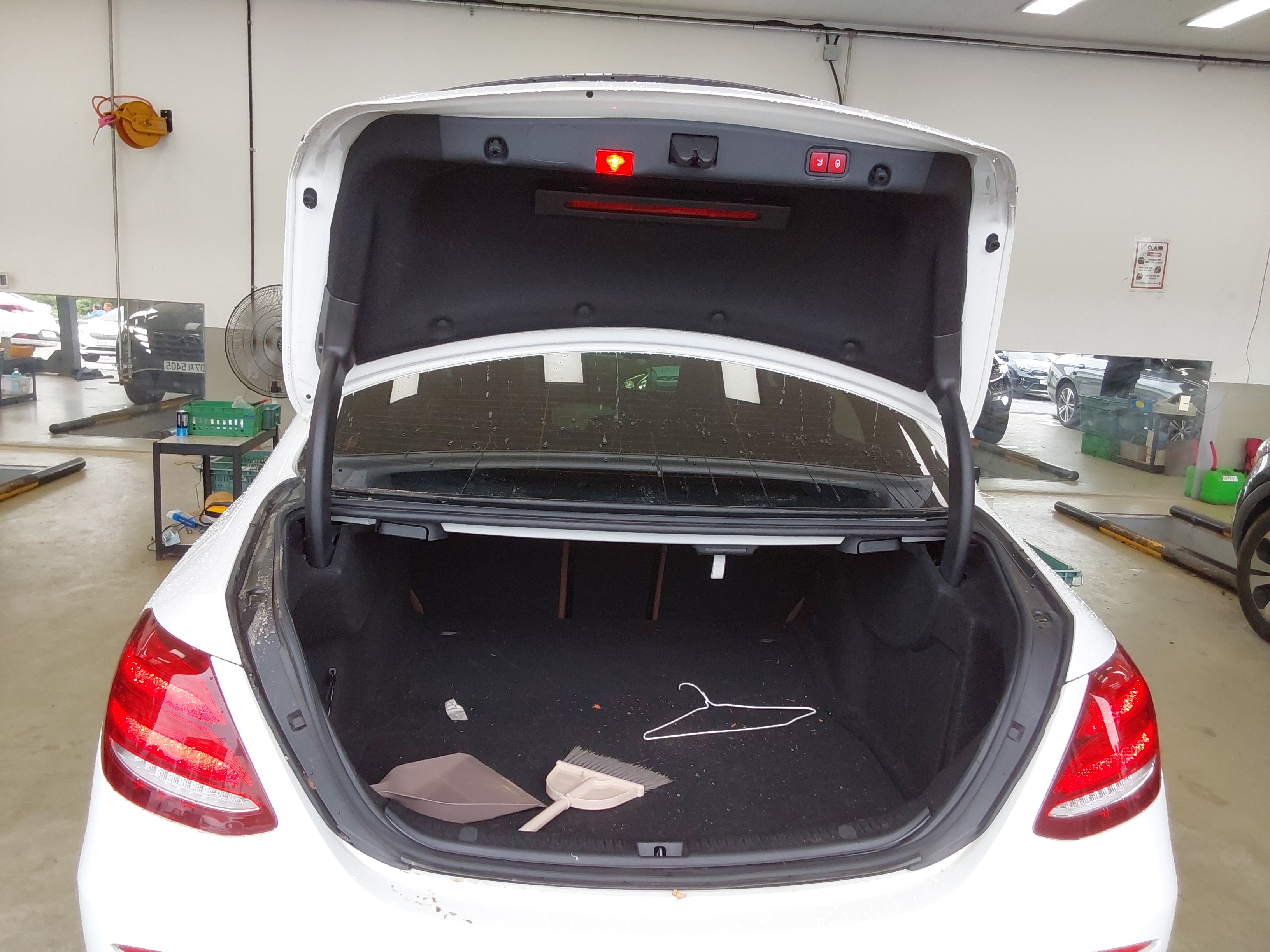 مرسيدس E-CLASS