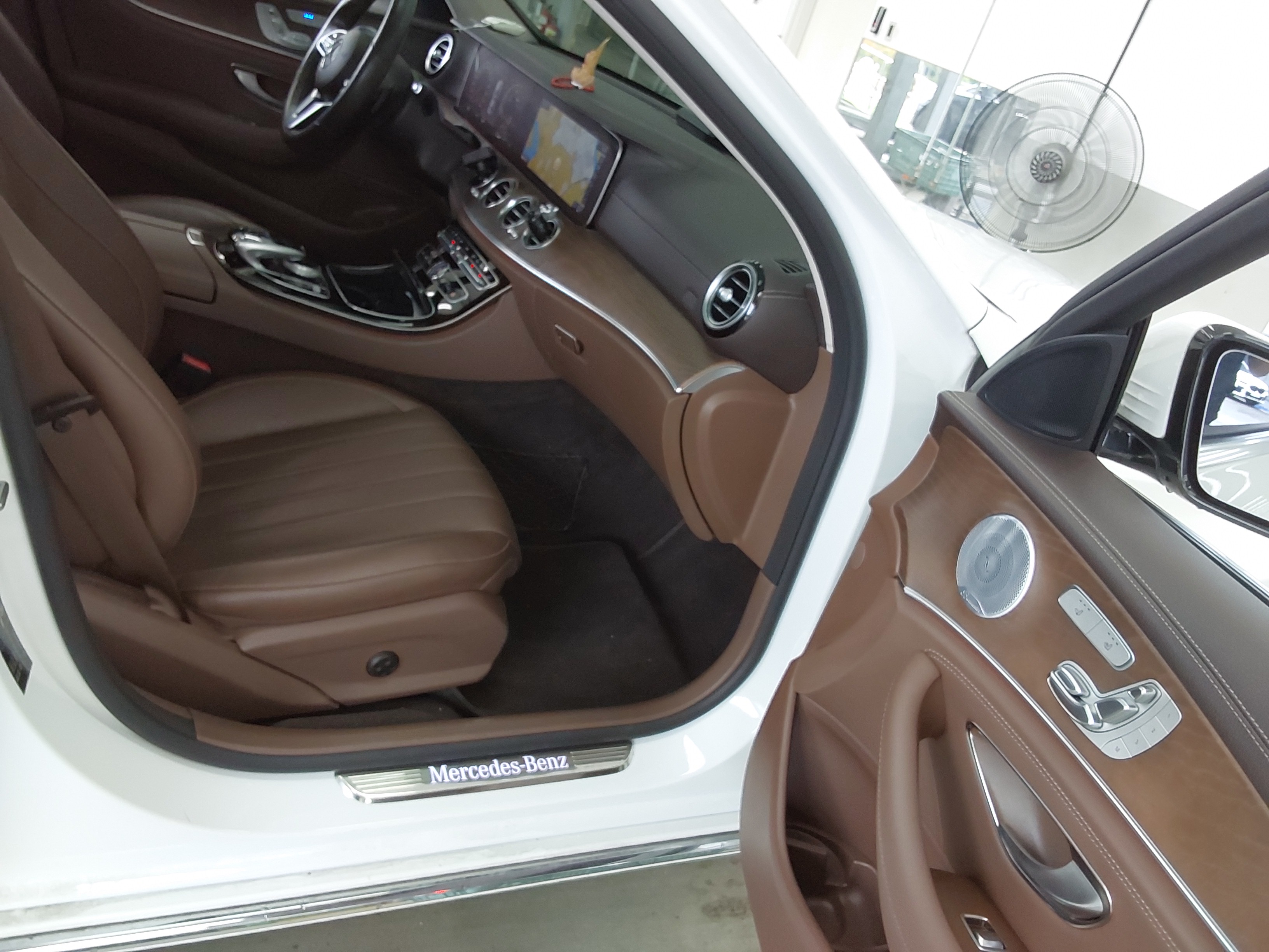 مرسيدس E-CLASS