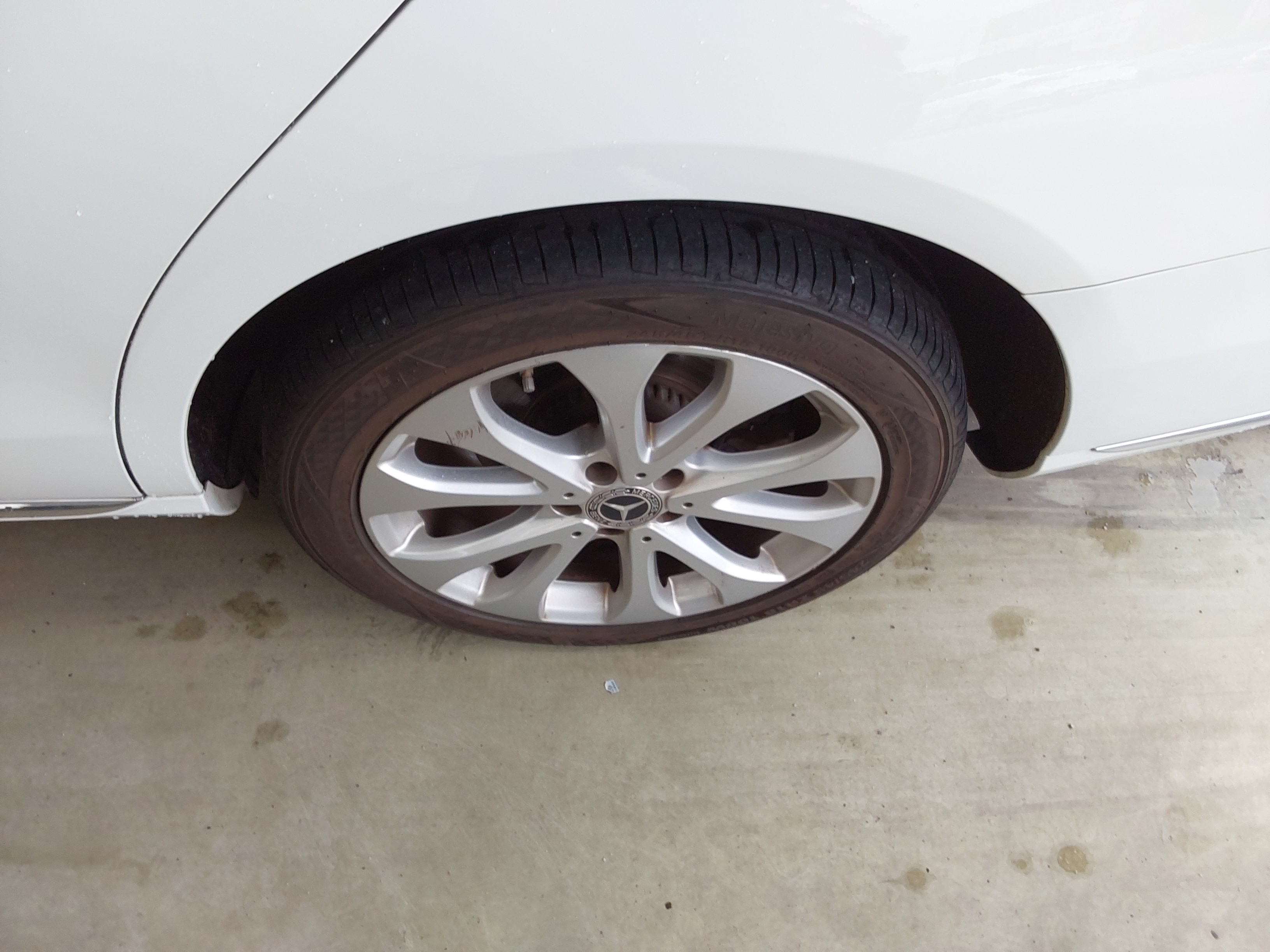 مرسيدس E-CLASS