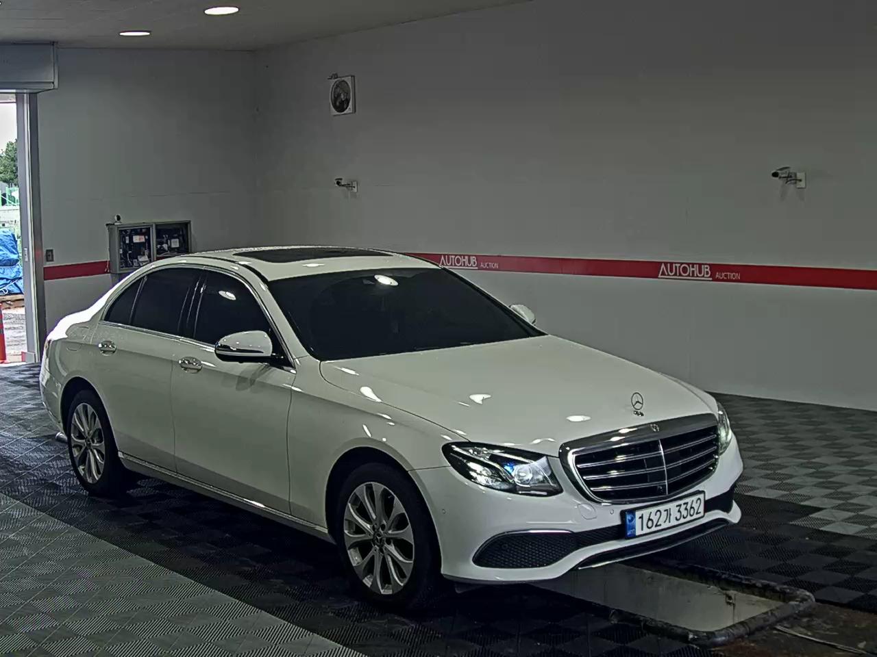 مرسيدس E-CLASS
