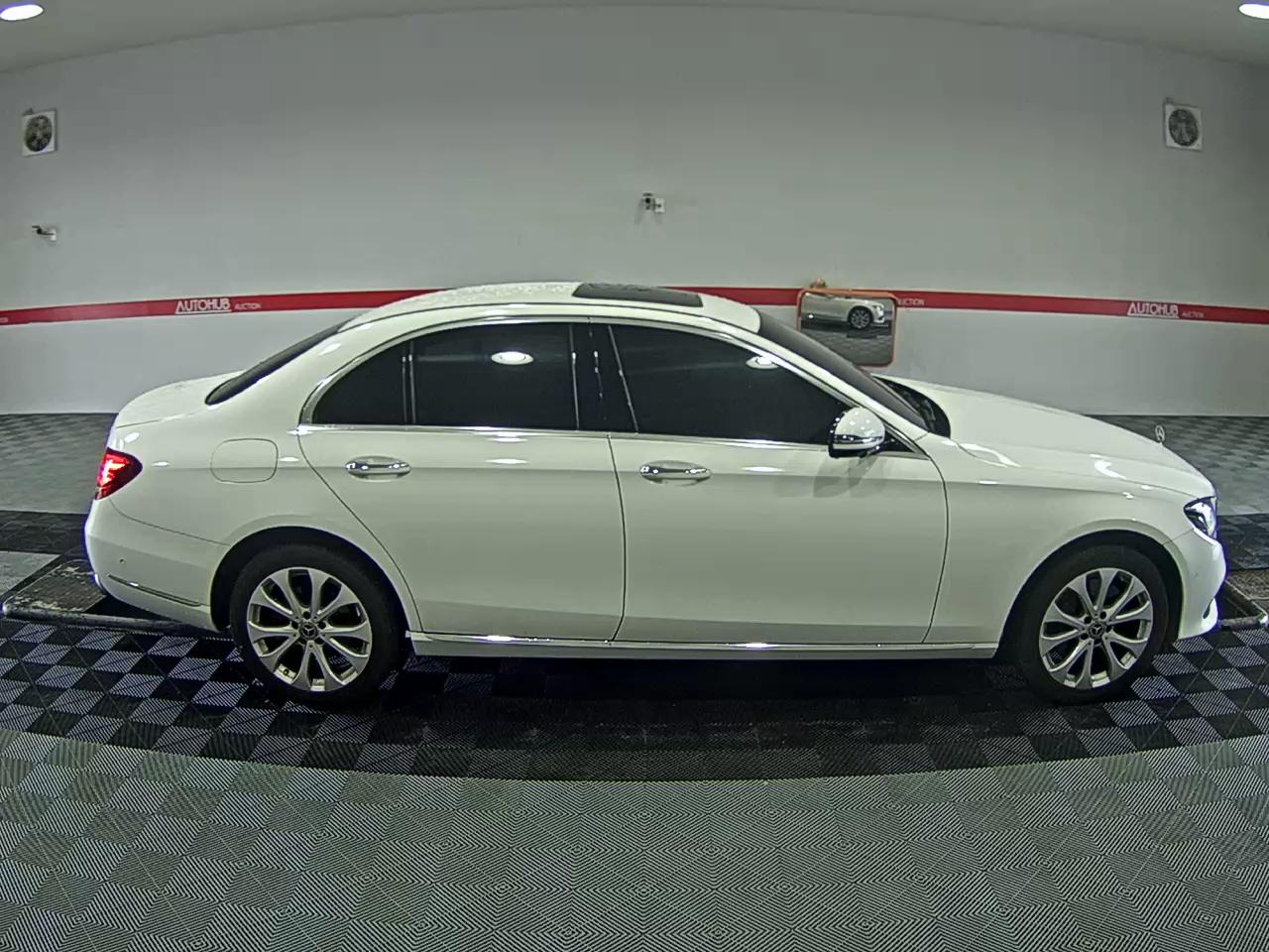 مرسيدس E-CLASS