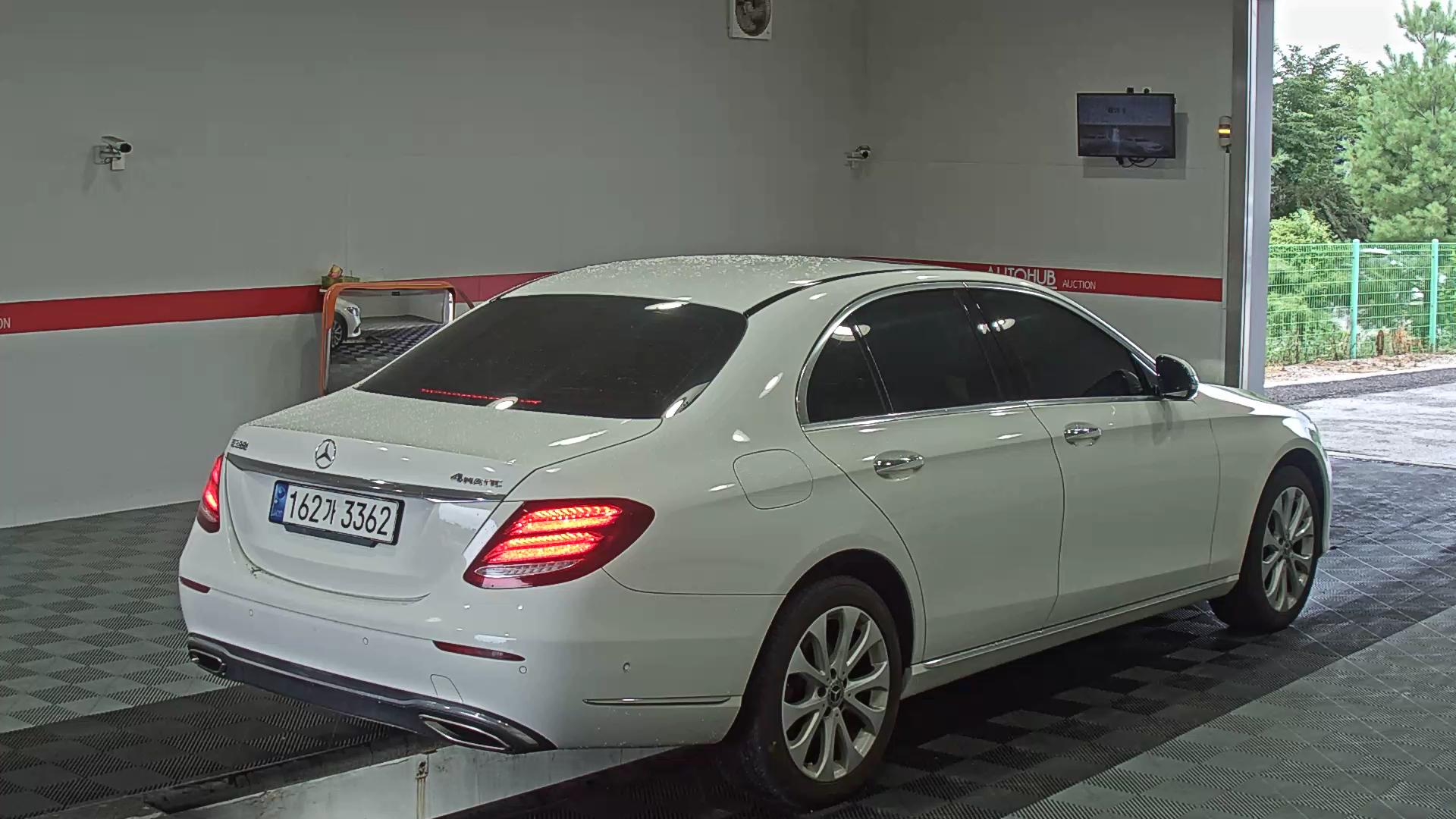 مرسيدس E-CLASS