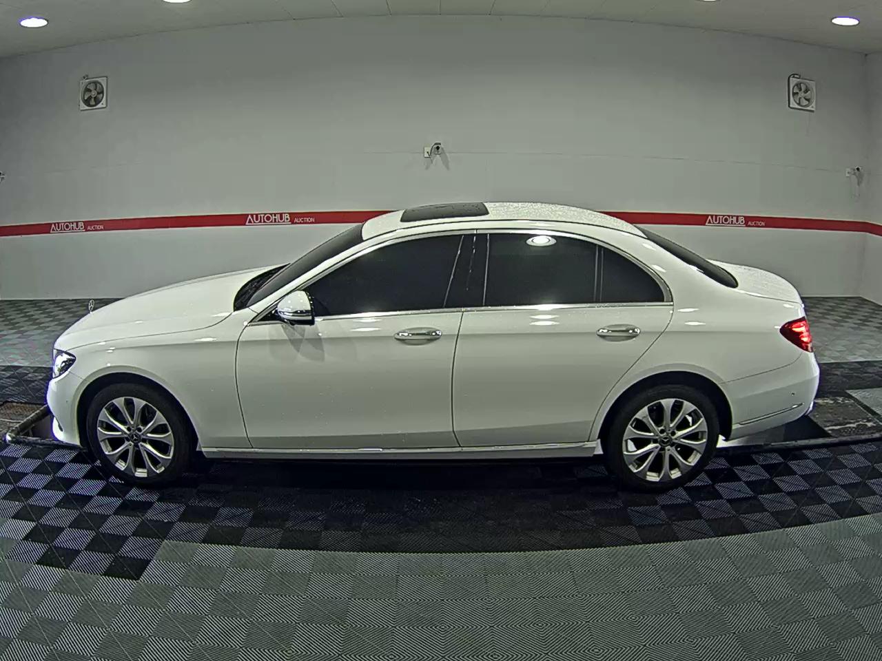 مرسيدس E-CLASS