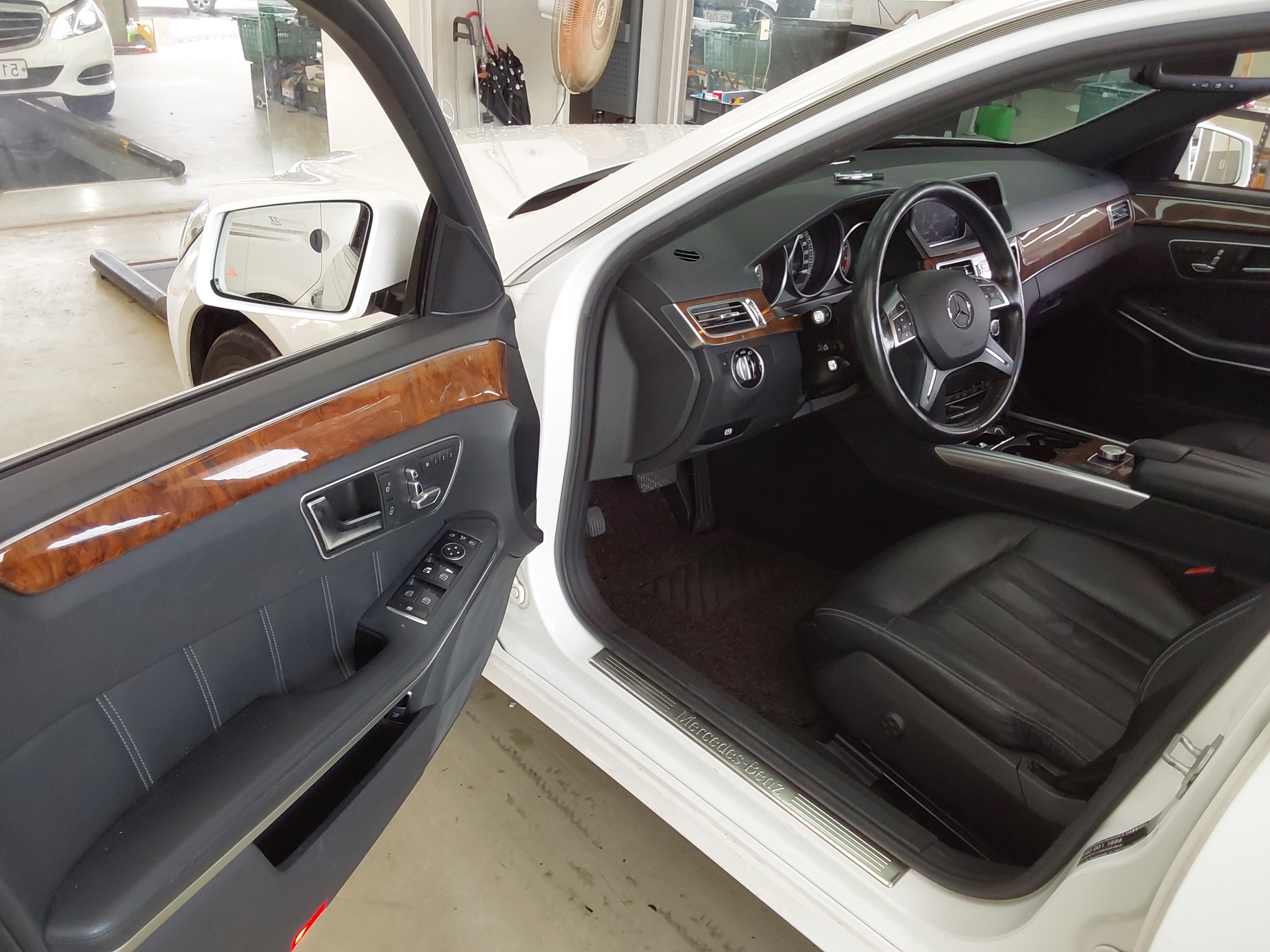 مرسيدس E-CLASS