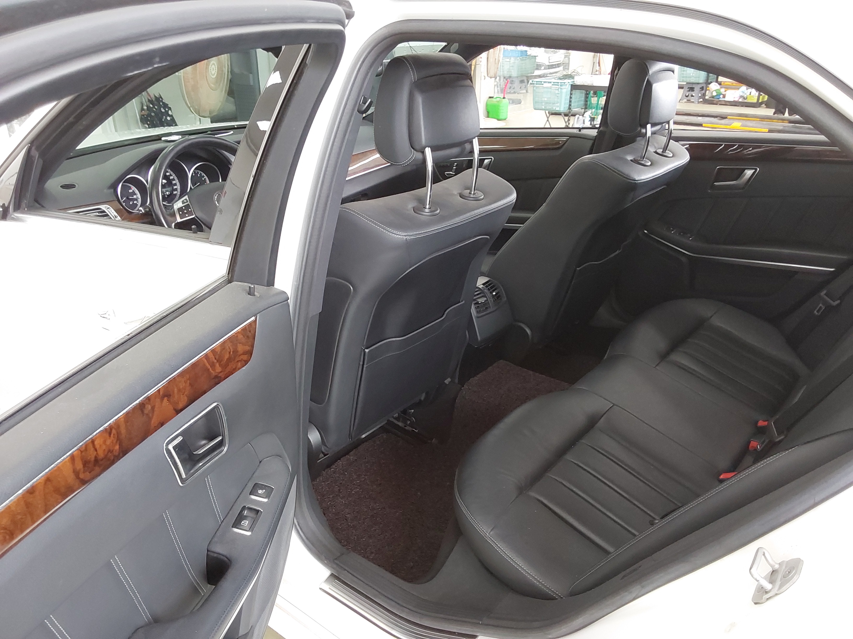 مرسيدس E-CLASS