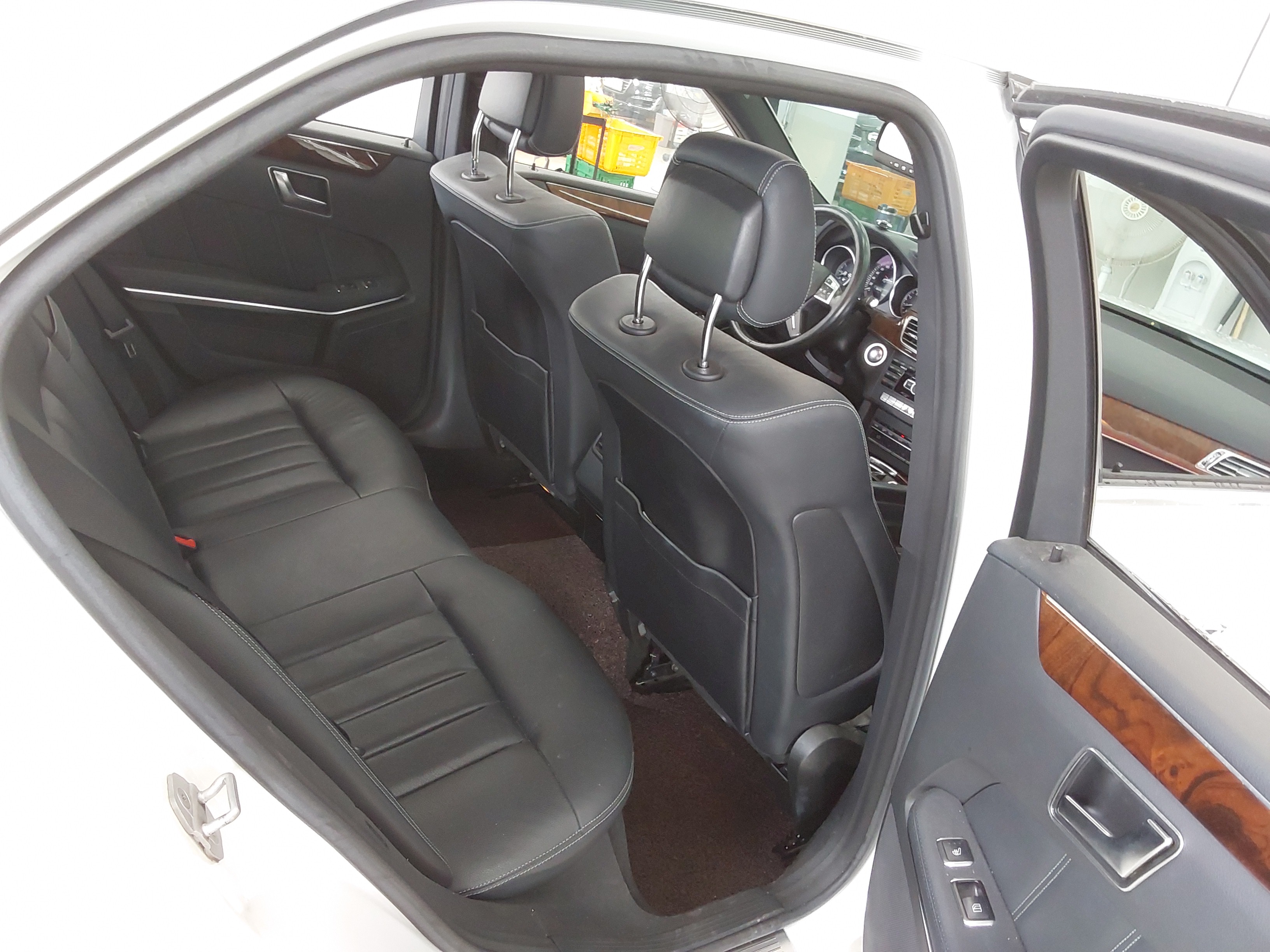 مرسيدس E-CLASS