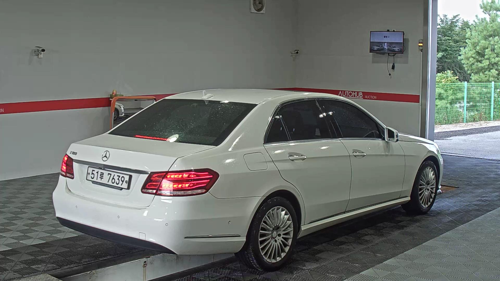 مرسيدس E-CLASS