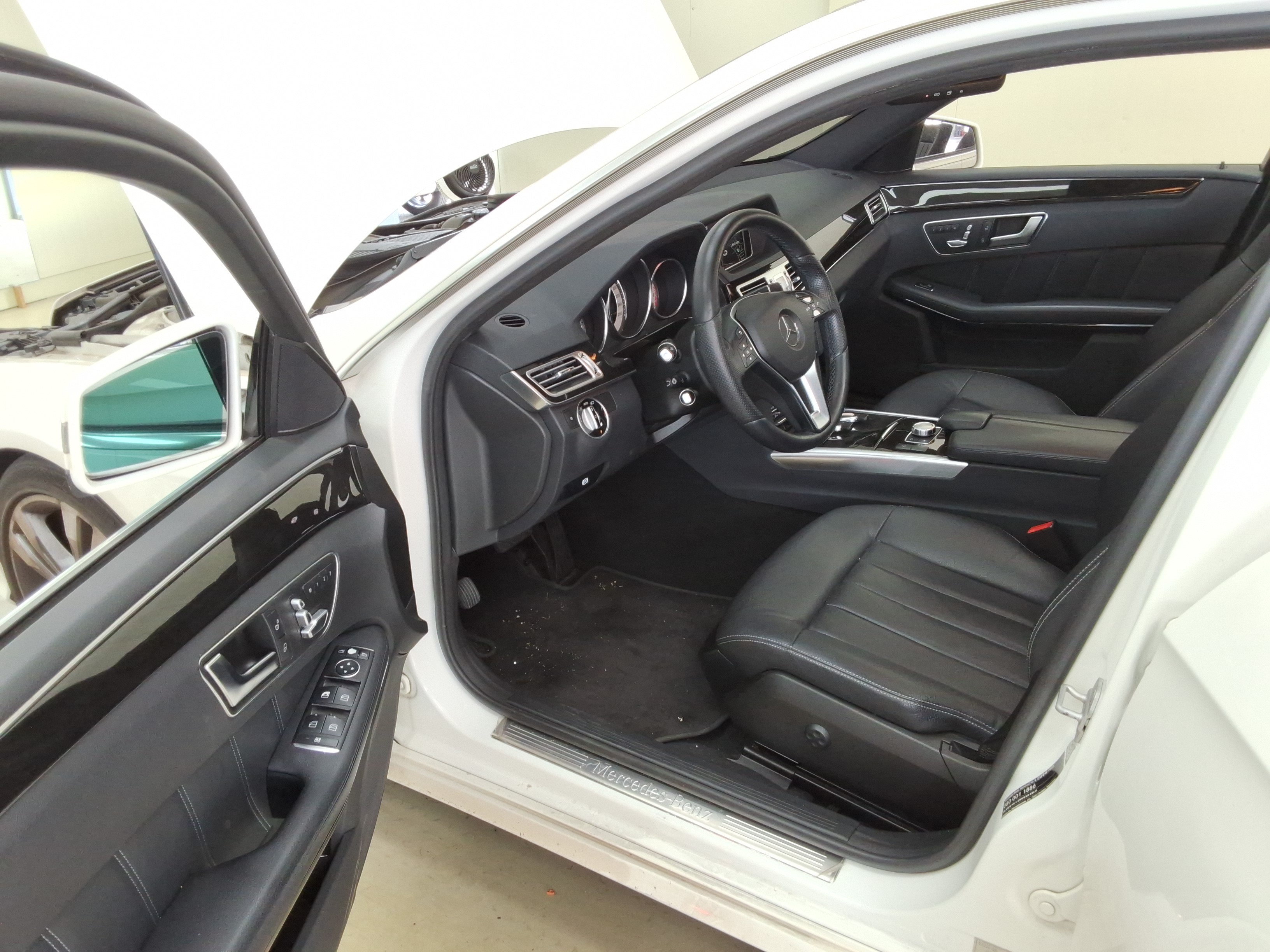 مرسيدس E-CLASS