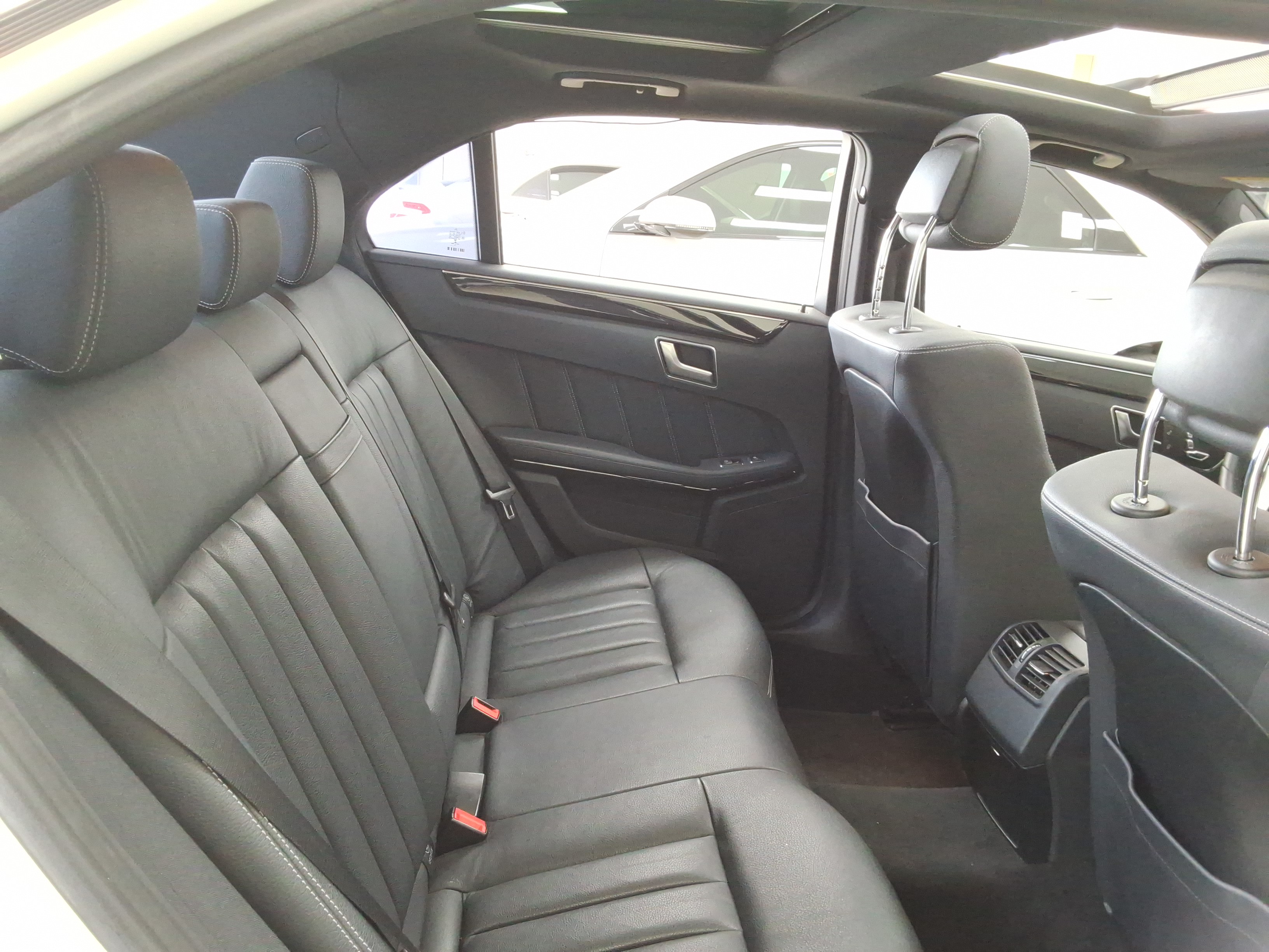 مرسيدس E-CLASS